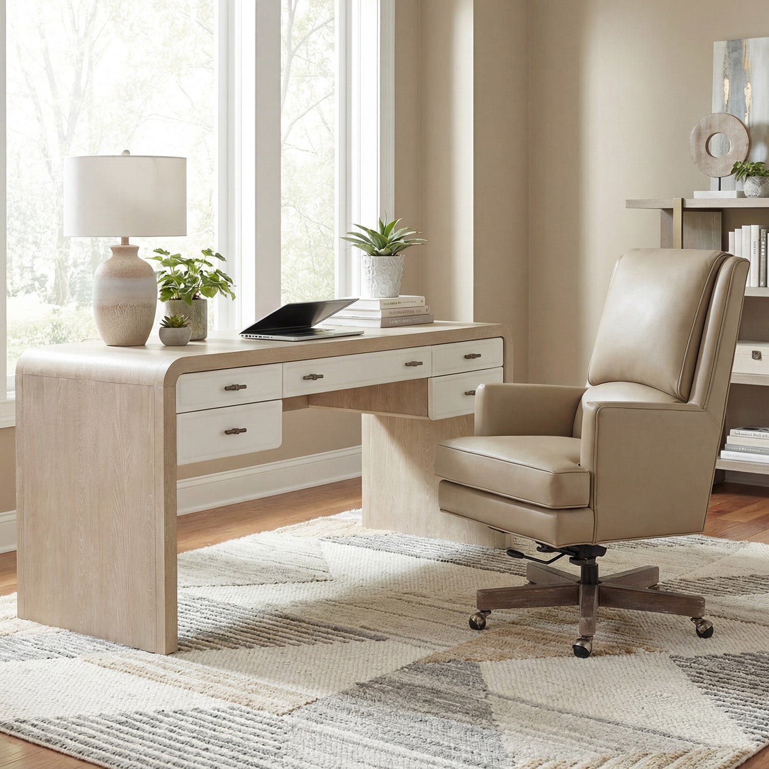 Hooker Furniture Wright Leather Executive Swivel Tilt Chair