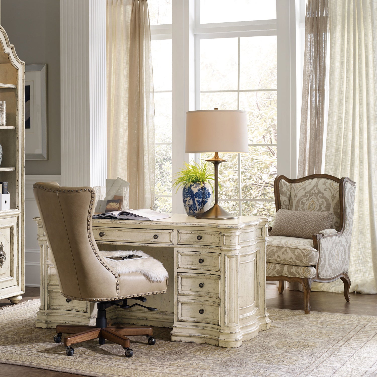 Hooker Furniture Lynn Executive Swivel Tilt Chair