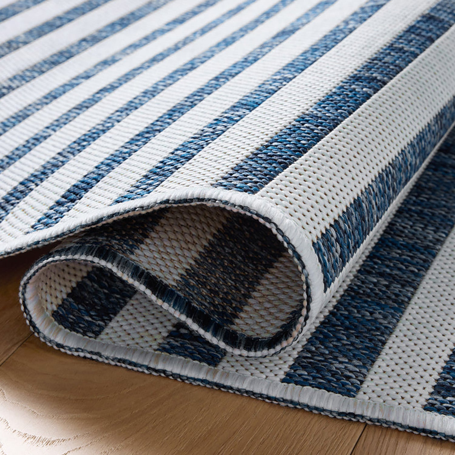 Loloi Easton Denim/Ivory Indoor/Outdoor Rug