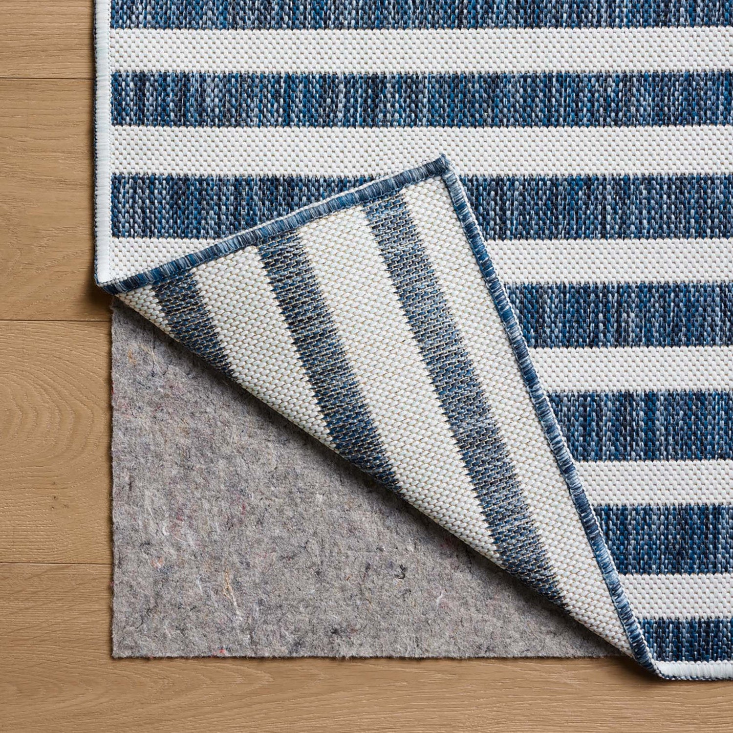 Loloi Easton Denim/Ivory Indoor/Outdoor Rug