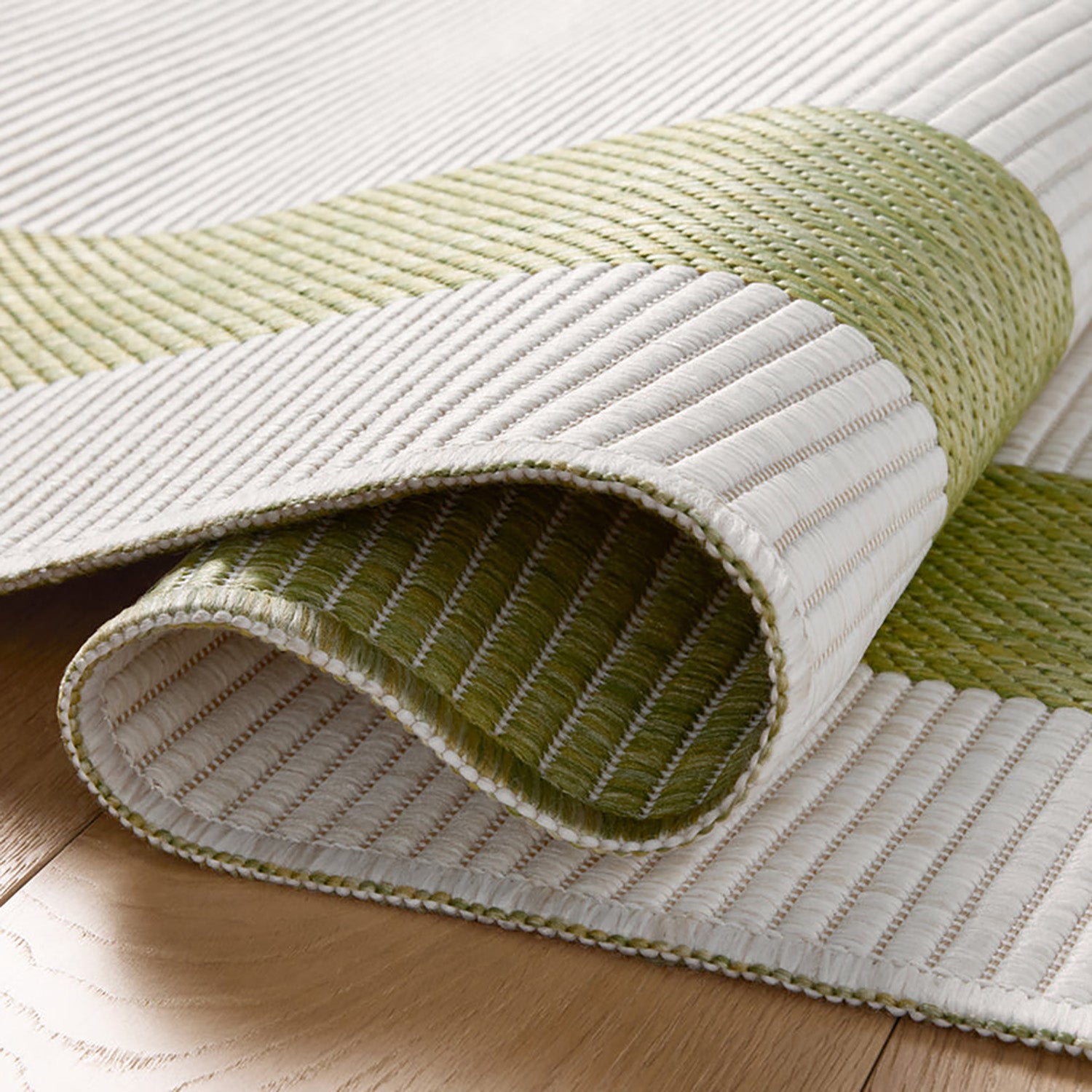 Loloi Easton Green/Ivory Indoor/Outdoor Rug