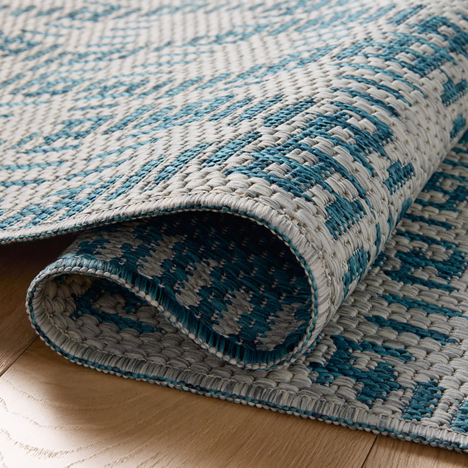 Loloi Easton Fog/Teal Indoor/Outdoor Rug