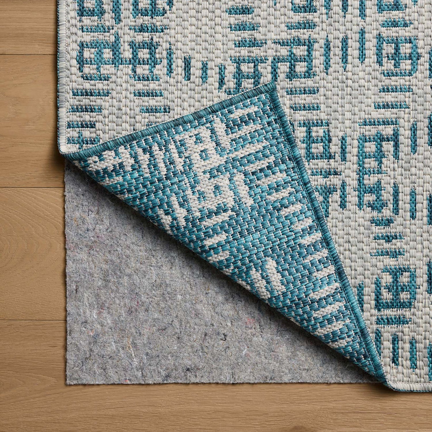 Loloi Easton Fog/Teal Indoor/Outdoor Rug