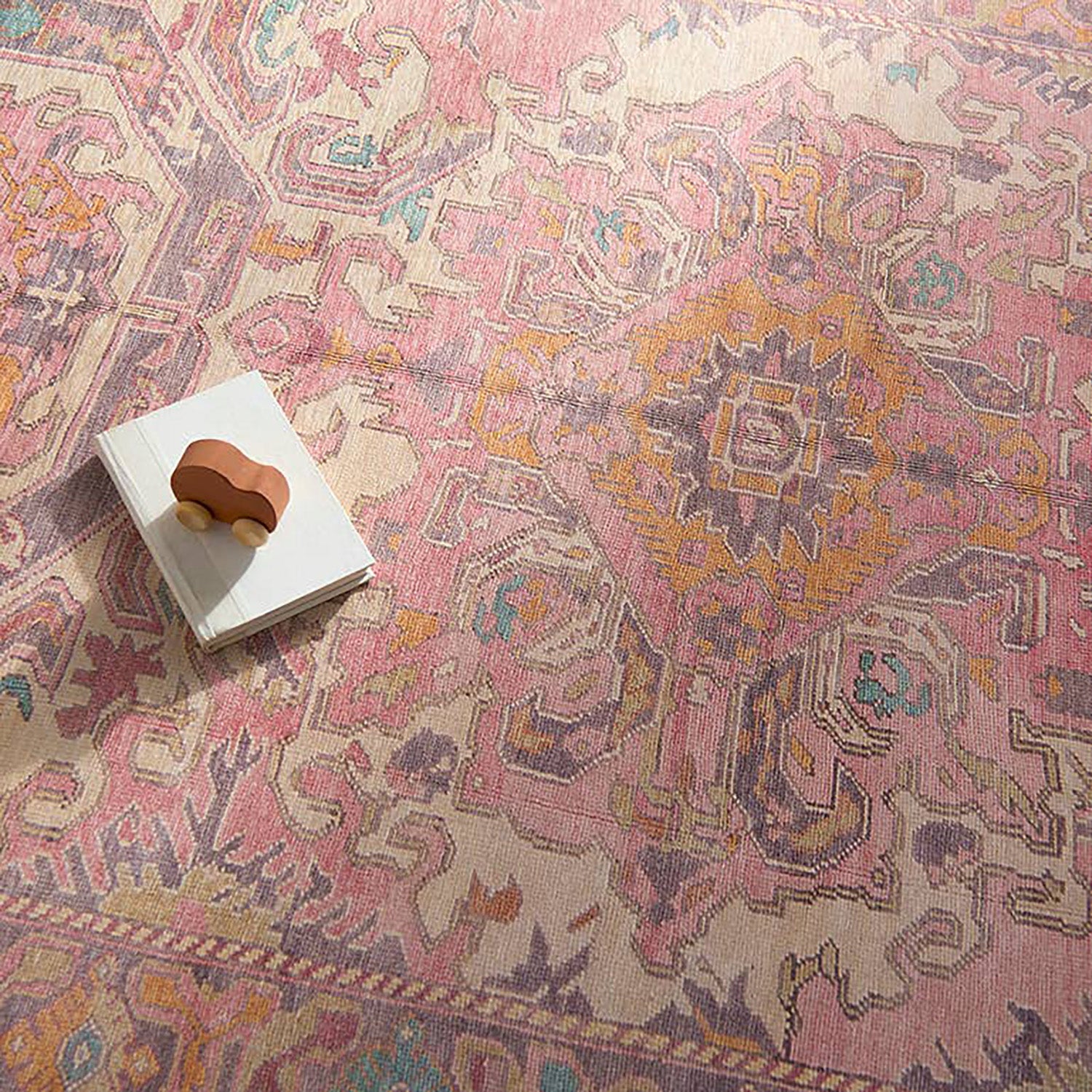 Label J by Jaipur Living Garcia Elar Power Loomed Rug