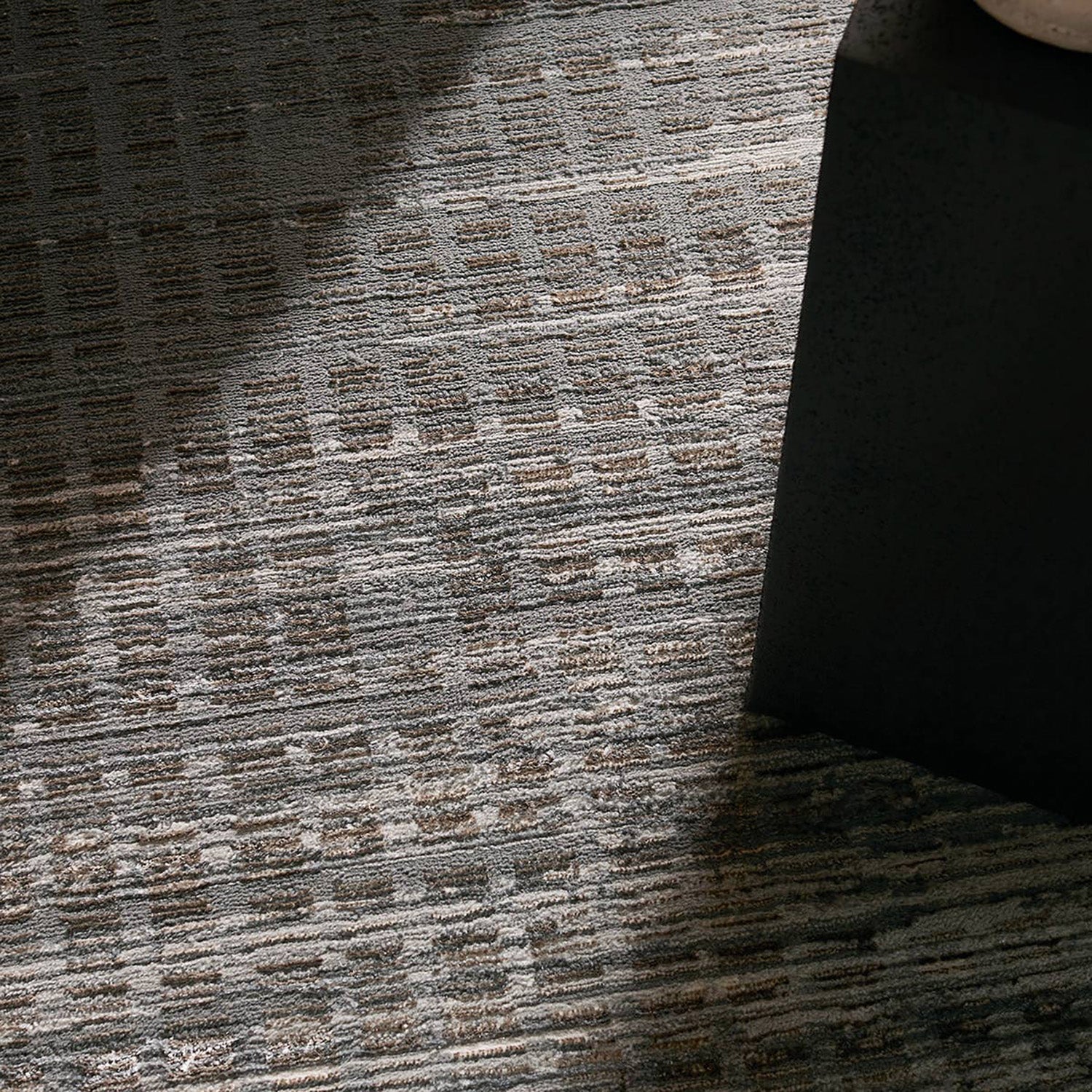 Label J by Jaipur Living Gallium Tungsten Power Loomed Rug