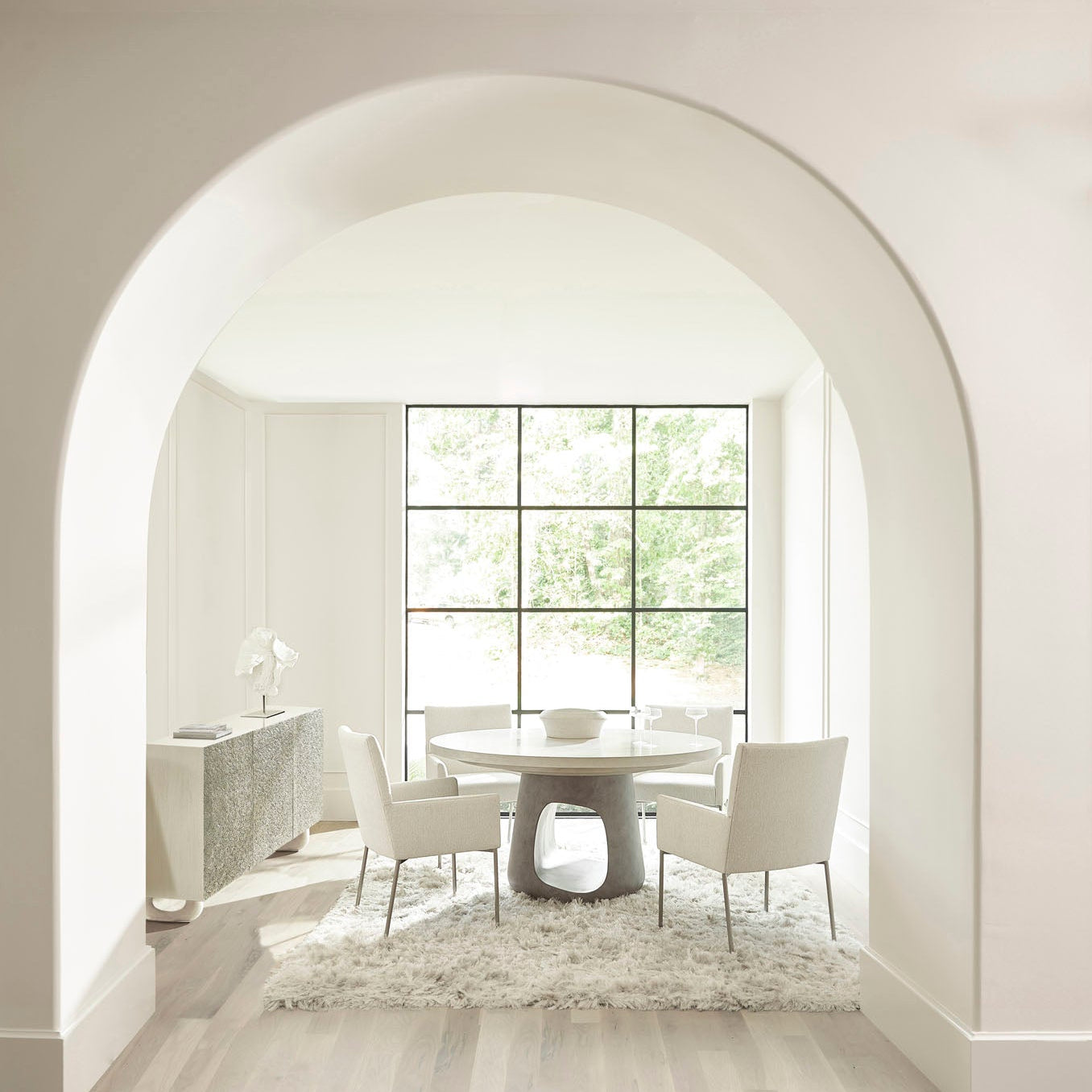 Bernhardt Sereno Round Dining Table