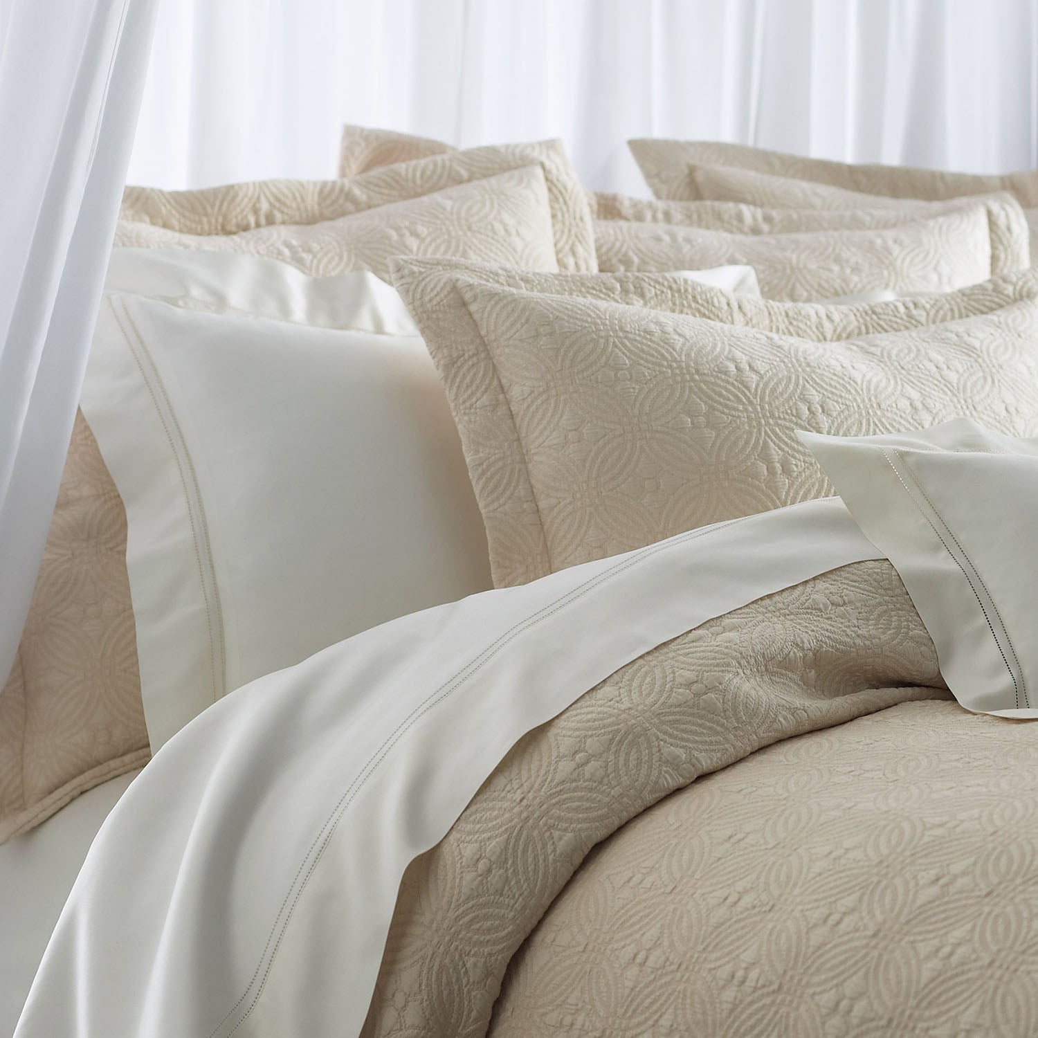 Peacock Alley Lucia Matelasse Coverlet