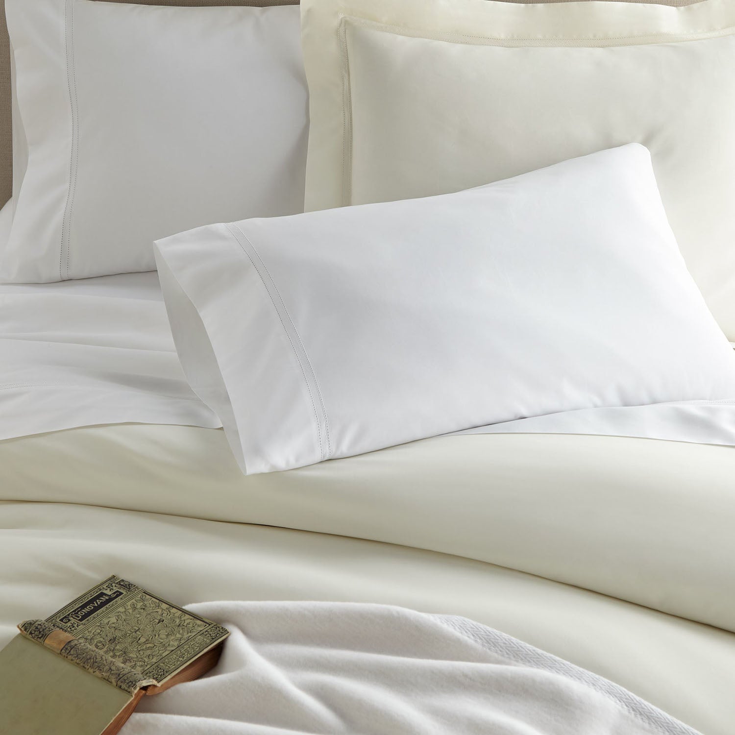 Peacock Alley Lyric Peracle Pillowcase Set