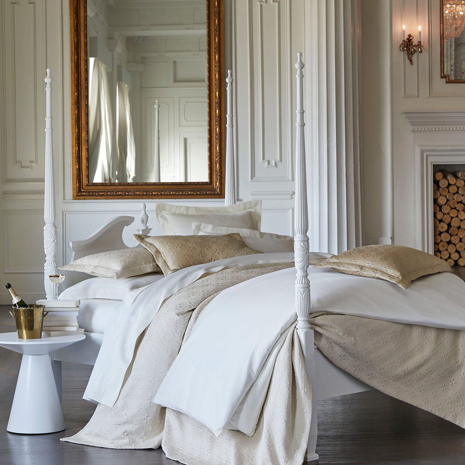 Peacock Alley Lyric percale cotton duvet cover corner and edge detail