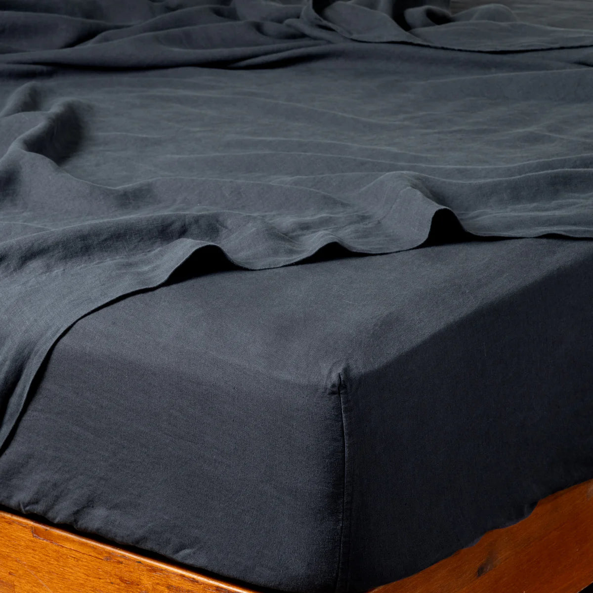 Bella Notte Linen Fitted Sheet