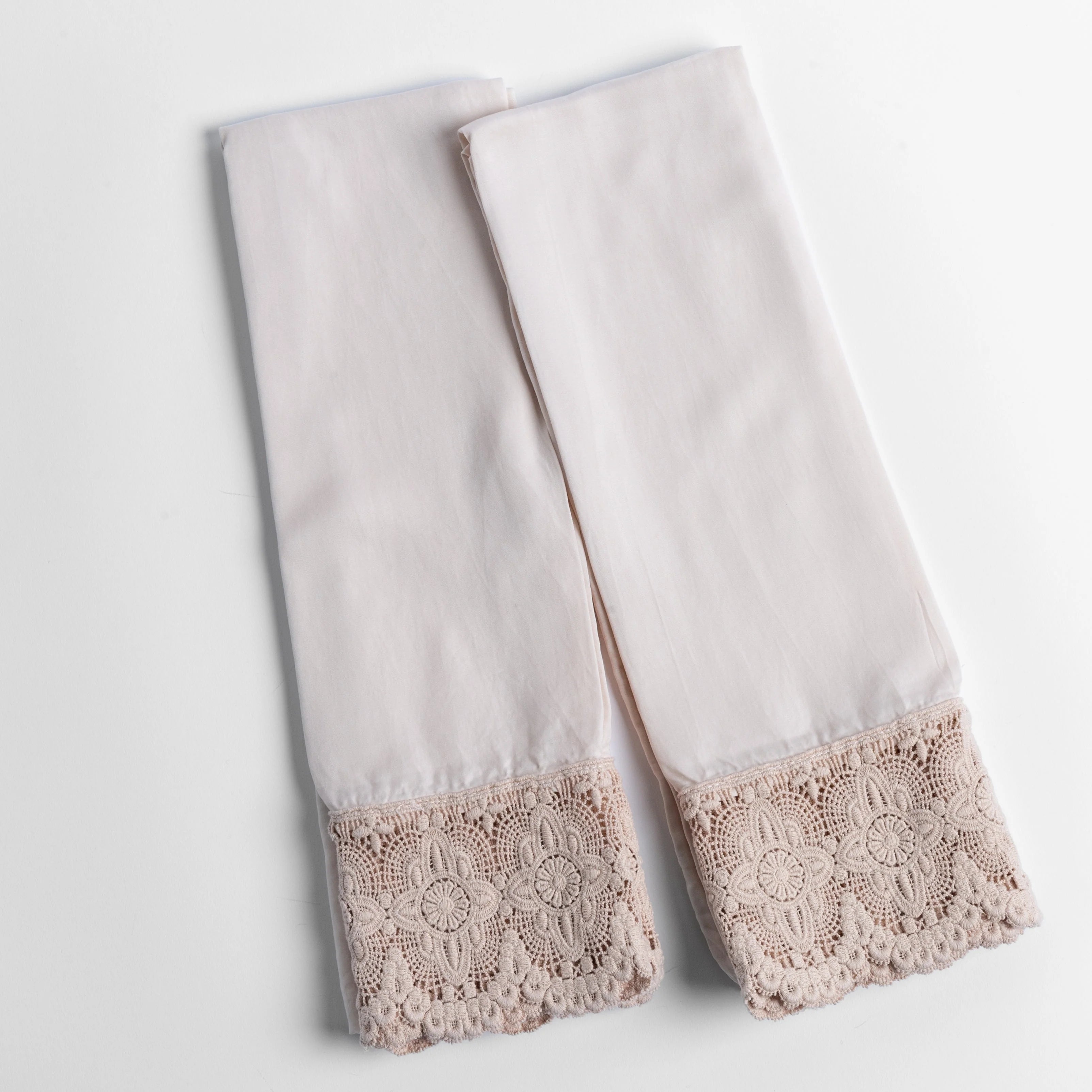 Bella Notte Madera Luxe Donella Lace Pillowcase