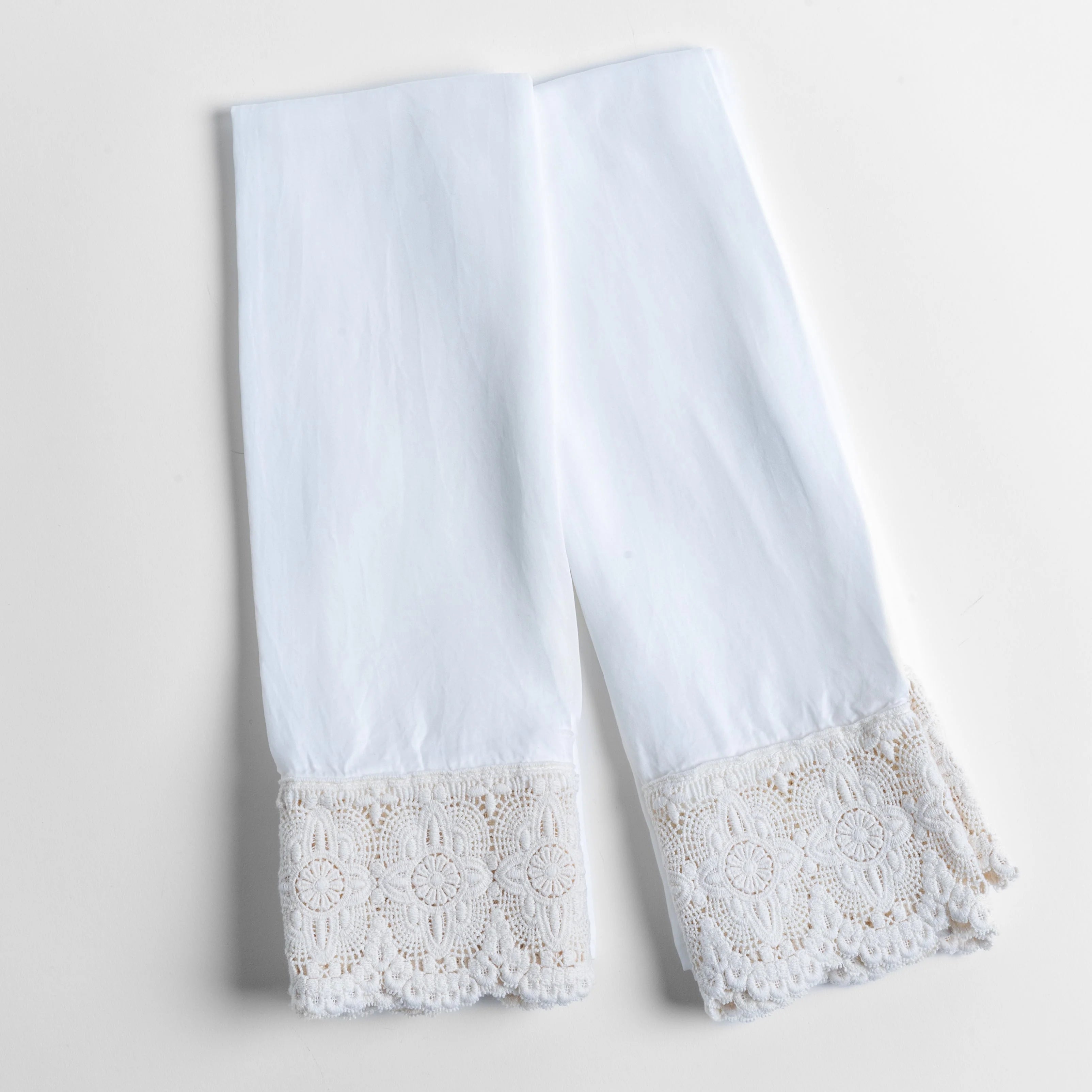Bella Notte Madera Luxe Donella Lace Pillowcase