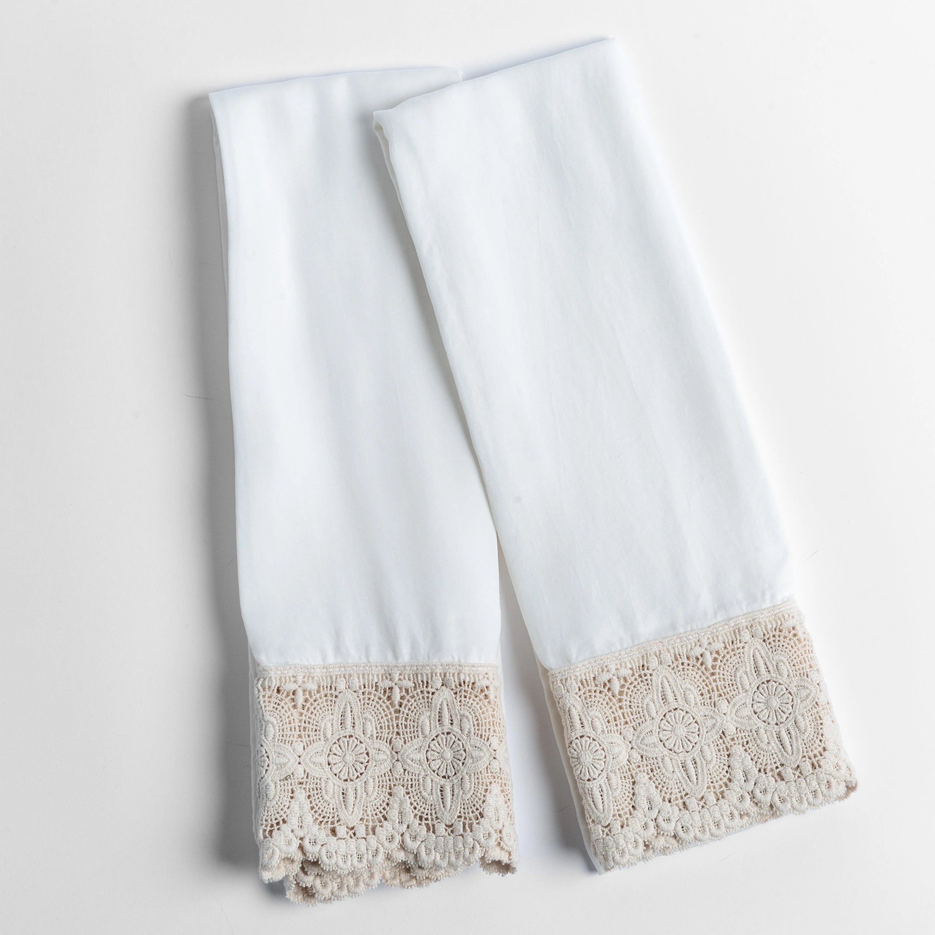 Bella Notte Madera Luxe Donella Lace Pillowcase