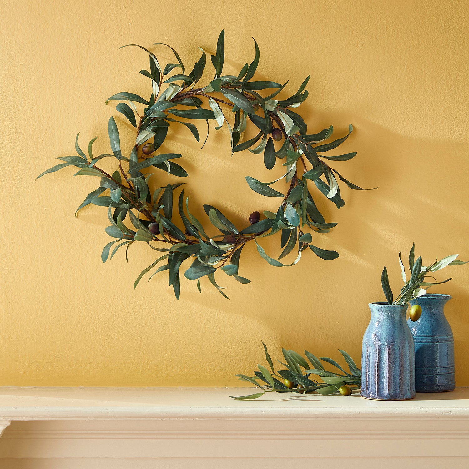Olive 16in Wreath With Olives