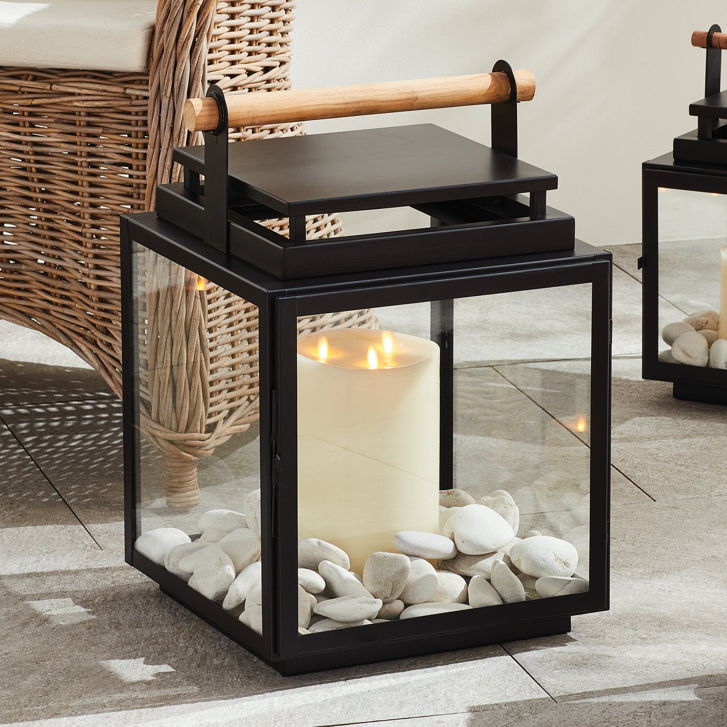 Adwin Outdoor Lantern