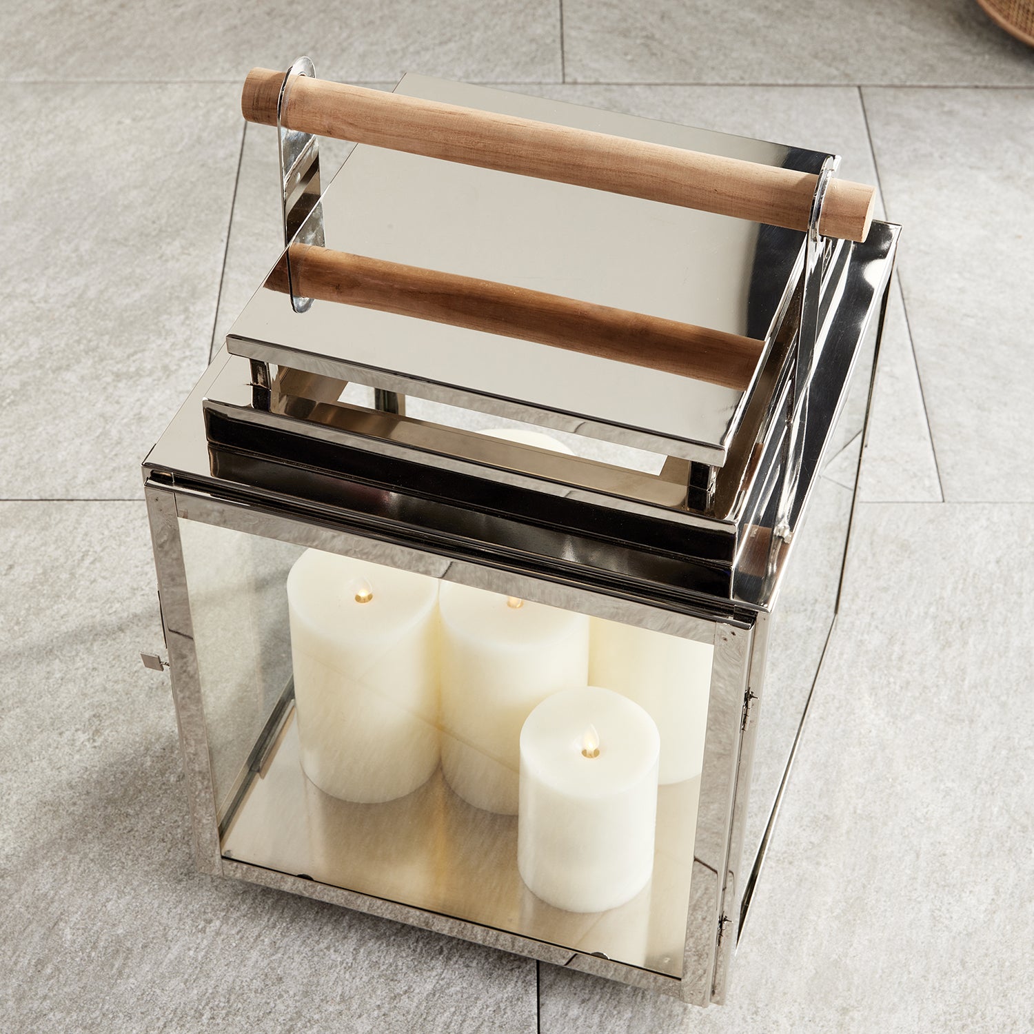 Adwin Outdoor Lantern