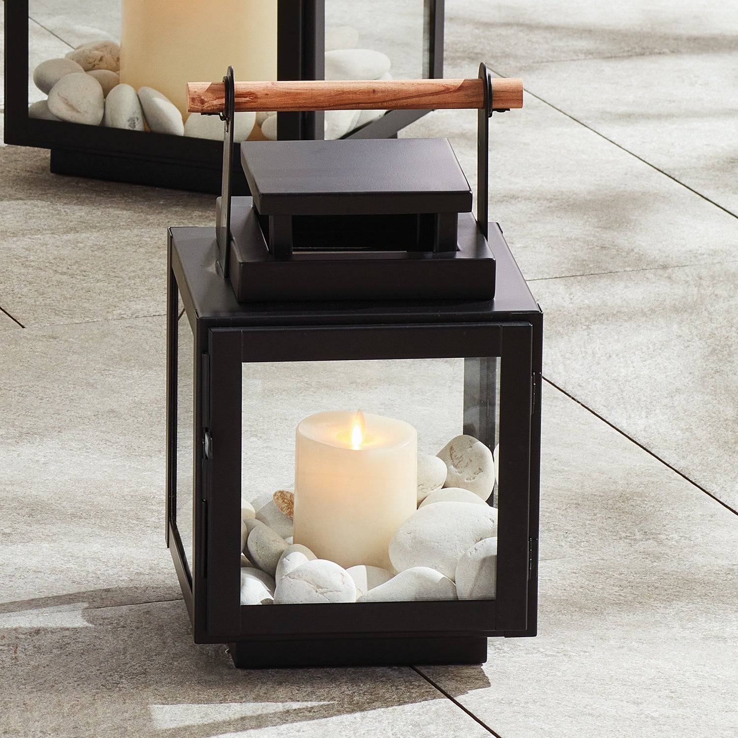 Adwin Outdoor Lantern