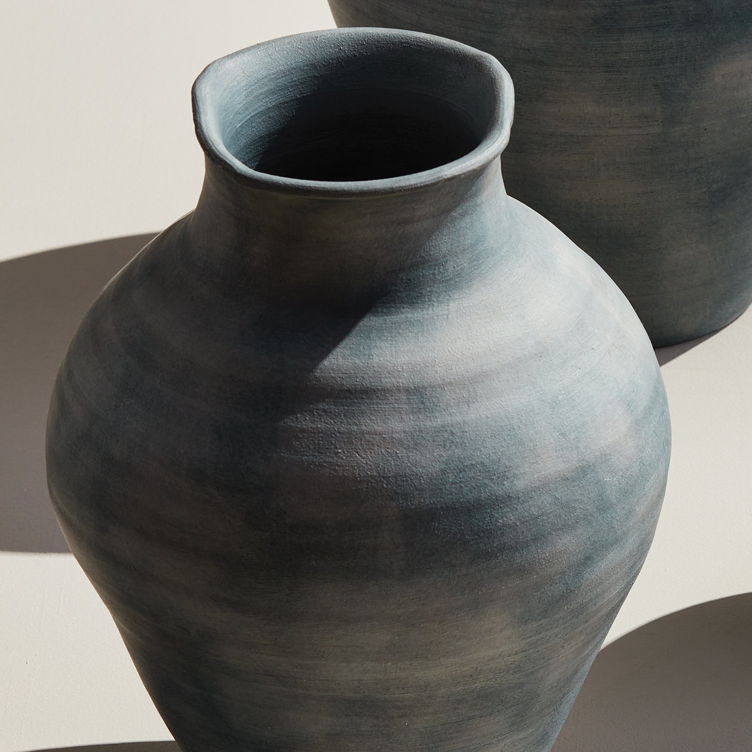 Mirela Vase