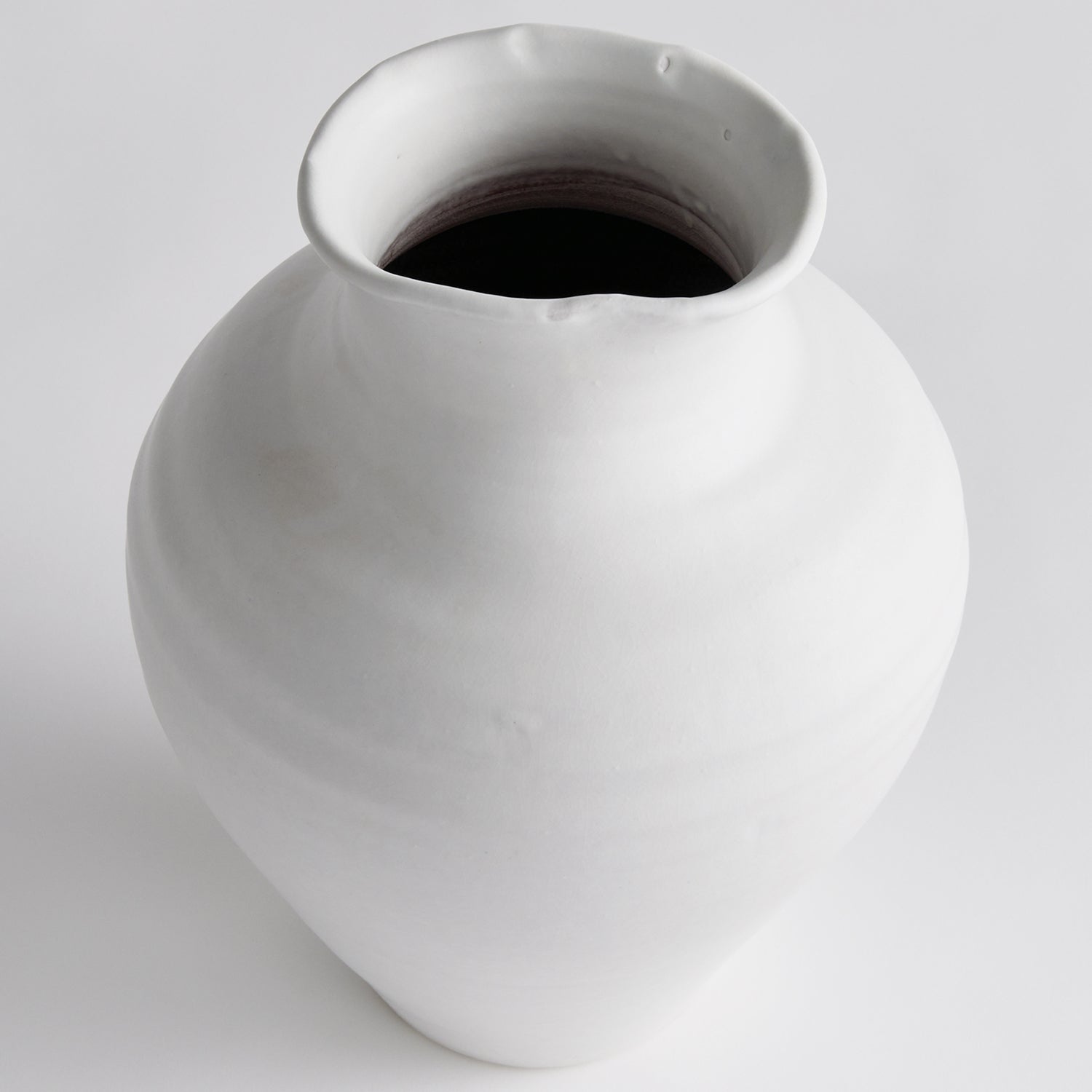 Mirela Vase