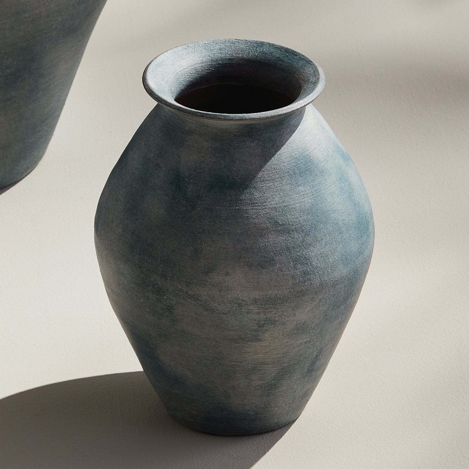 Mirela Vase