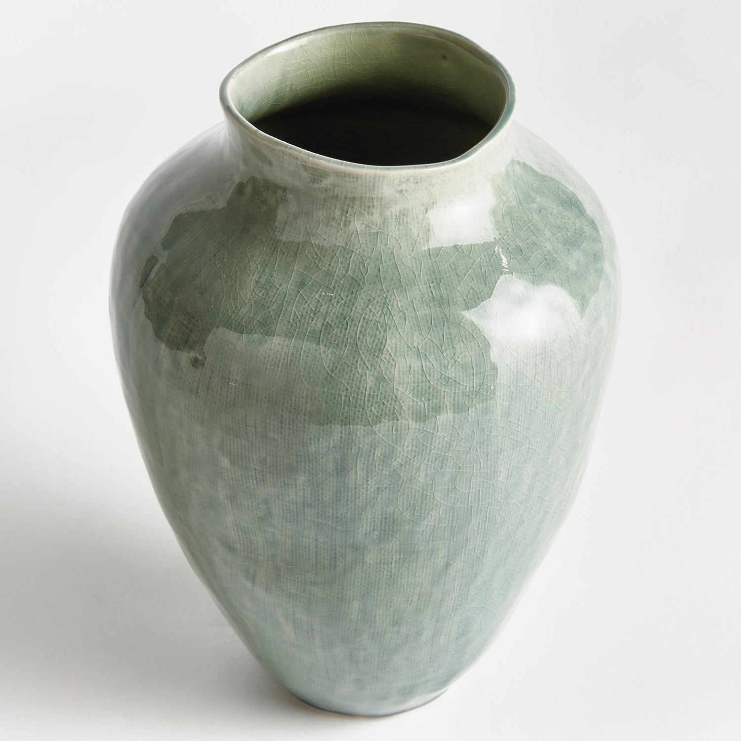 Barclay Butera Ojai Vase