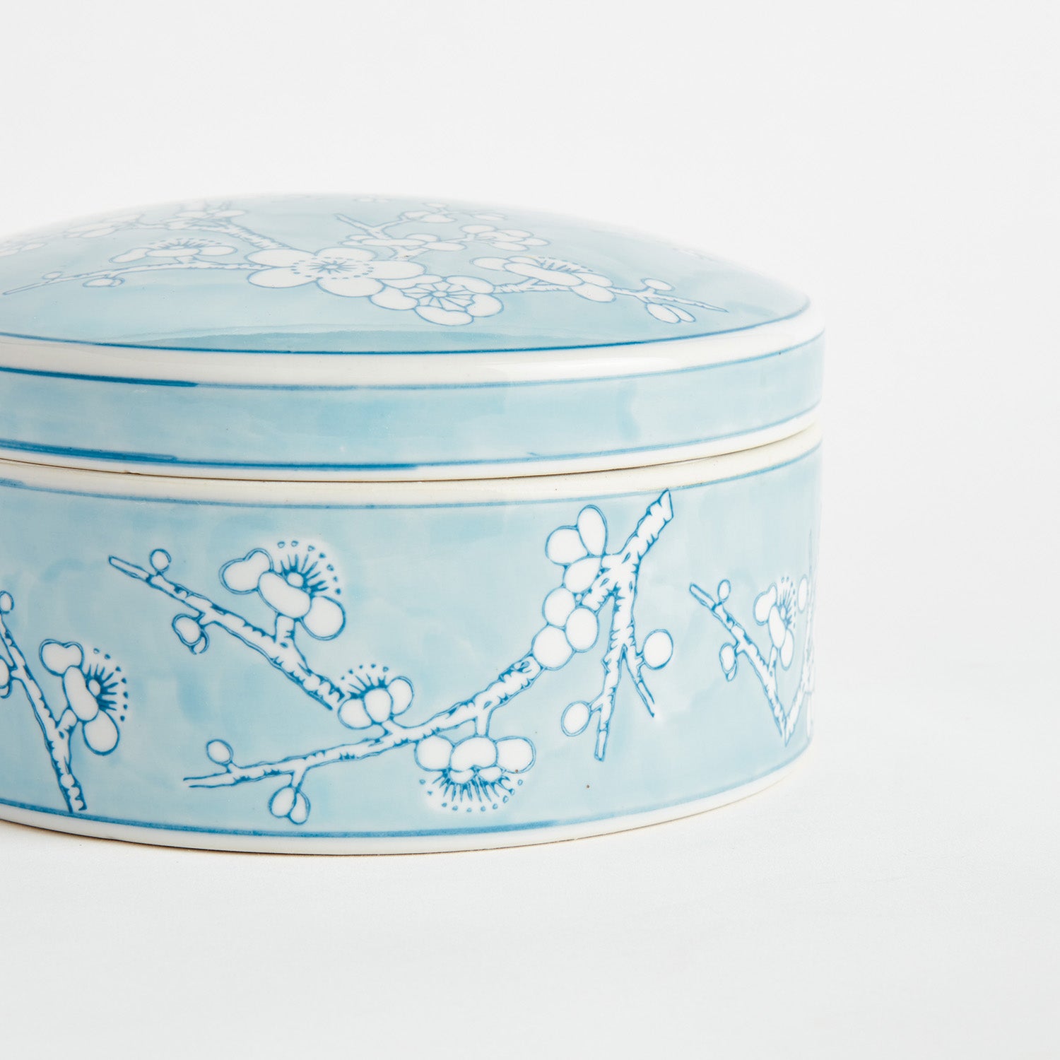Monarch Empress Round Lidded Catchall Box