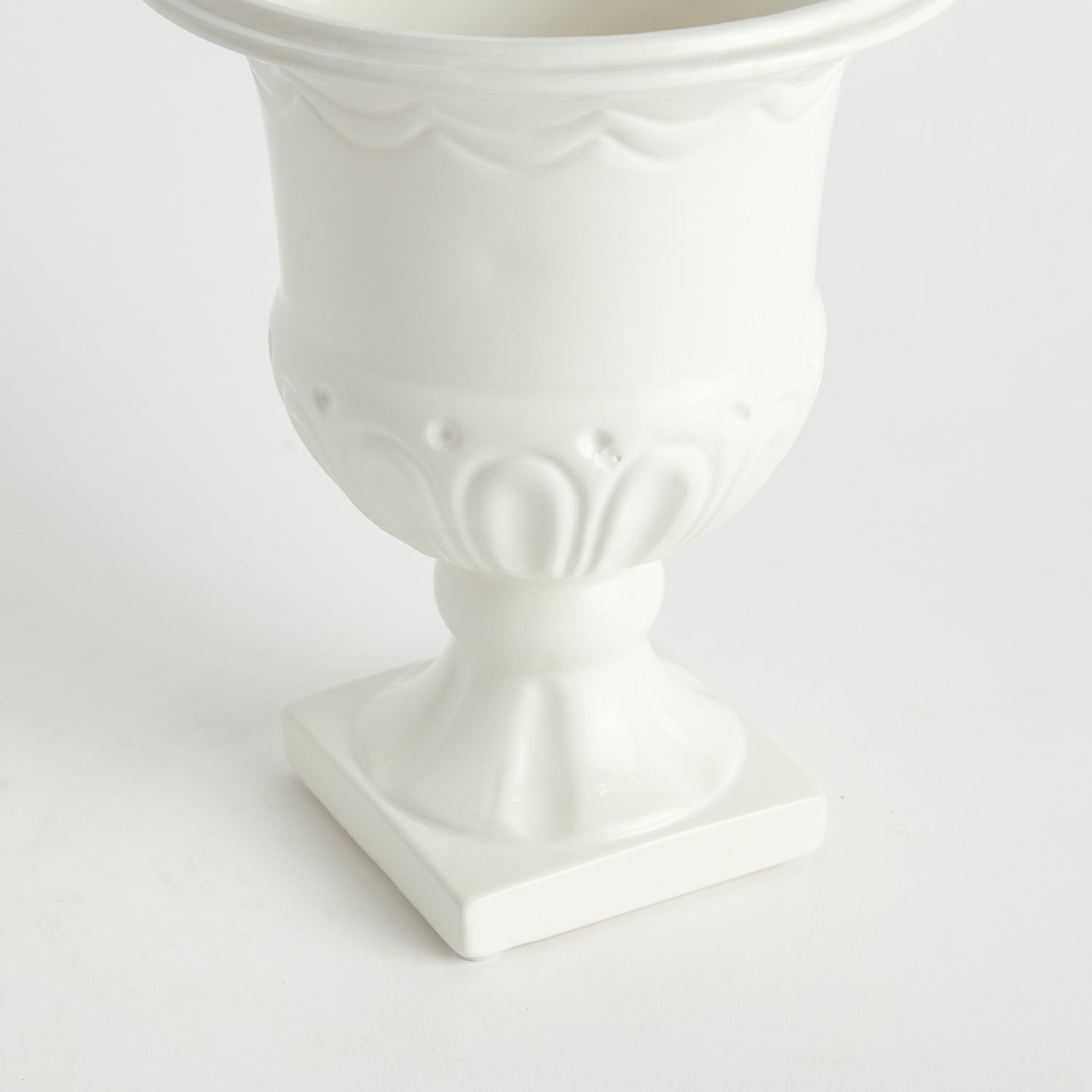 Liana Decorative Pedestal Urn