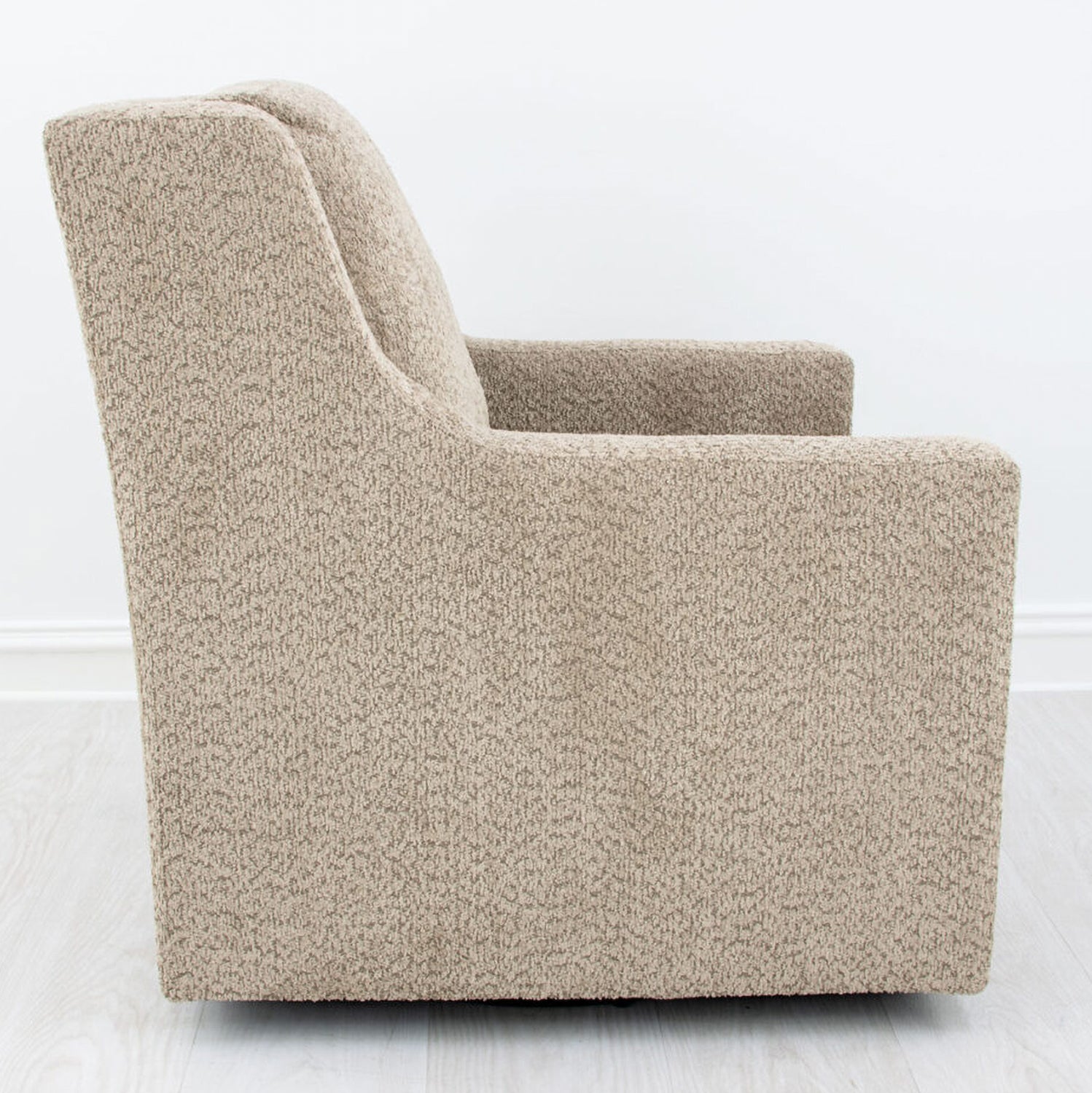 Luna Swivel Chair