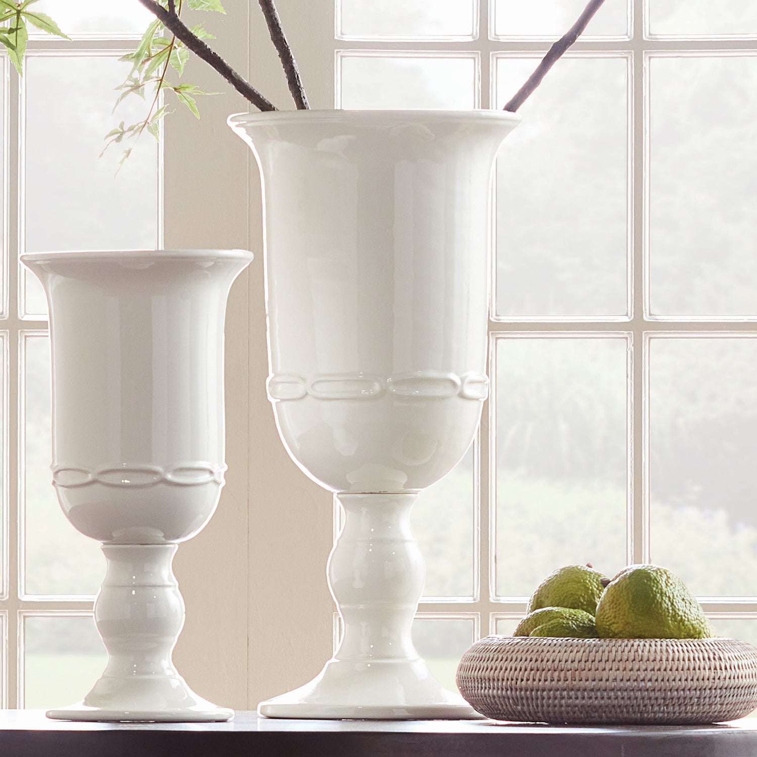 Mirabelle Grande Pedestal Urn