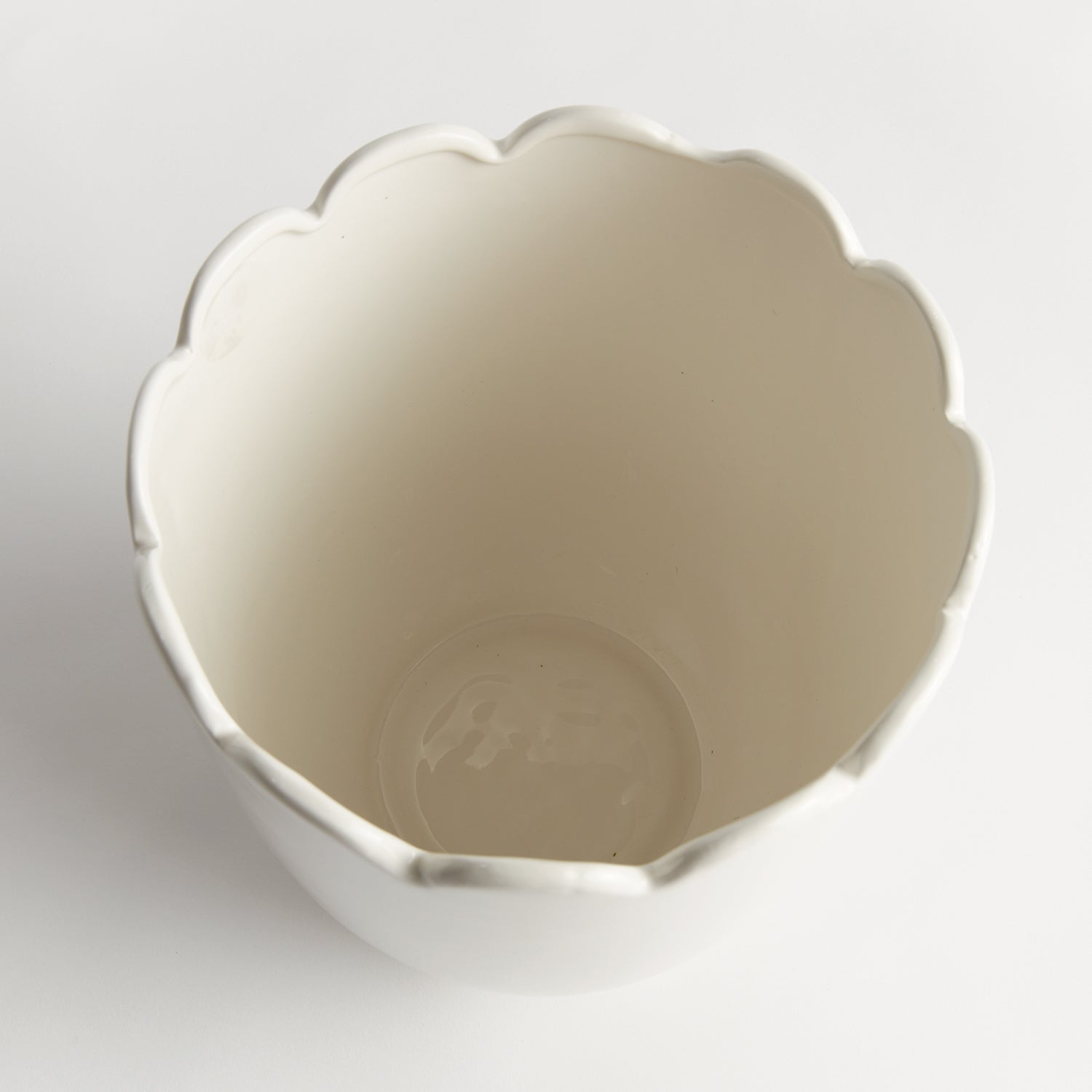 Mirabelle Scalloped Edge Cachepot