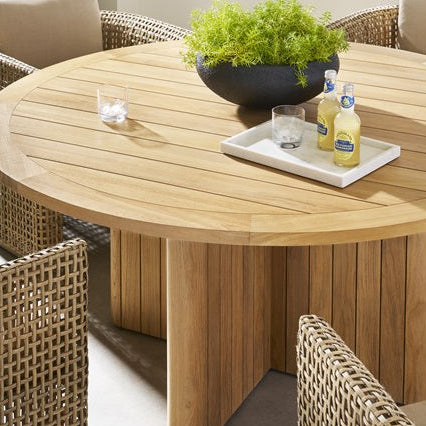 Vanguard Furniture Horizon Natural Teak Outdoor Round Dining Table