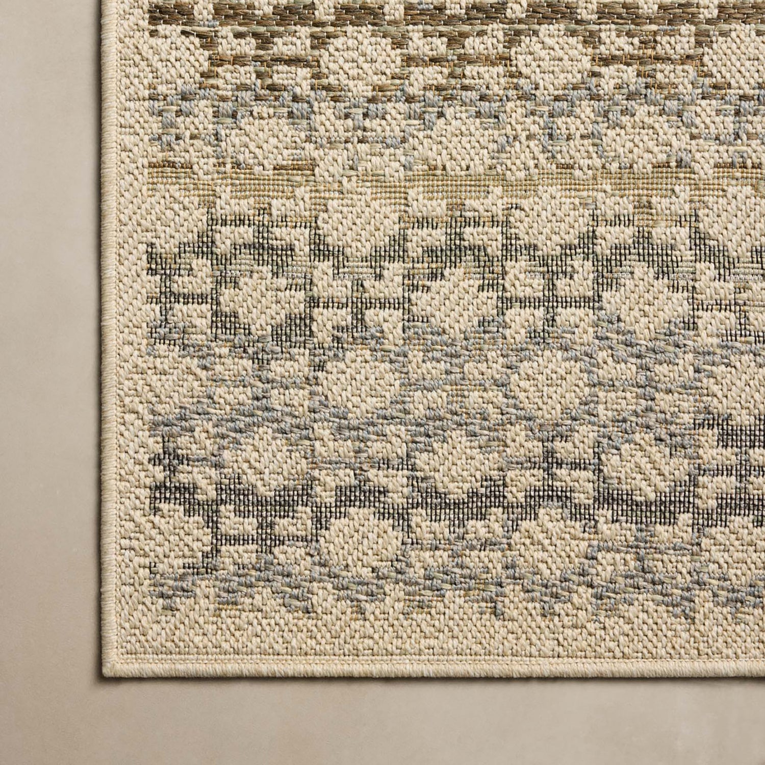 Loloi Saylor Ivory/Multi Indoor/Outdoor Rug