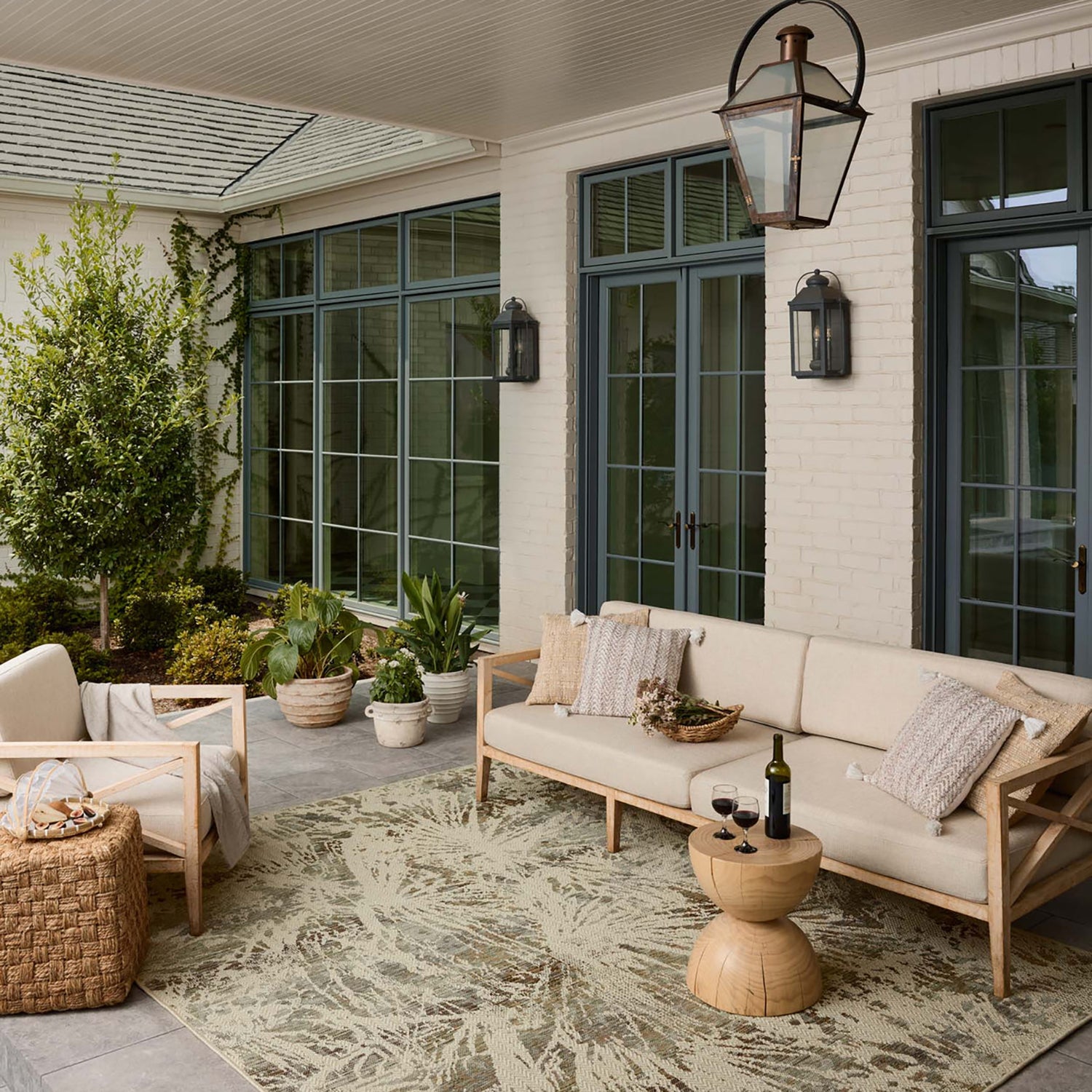 Loloi Saylor Ivory/Stone Indoor/Outdoor Rug