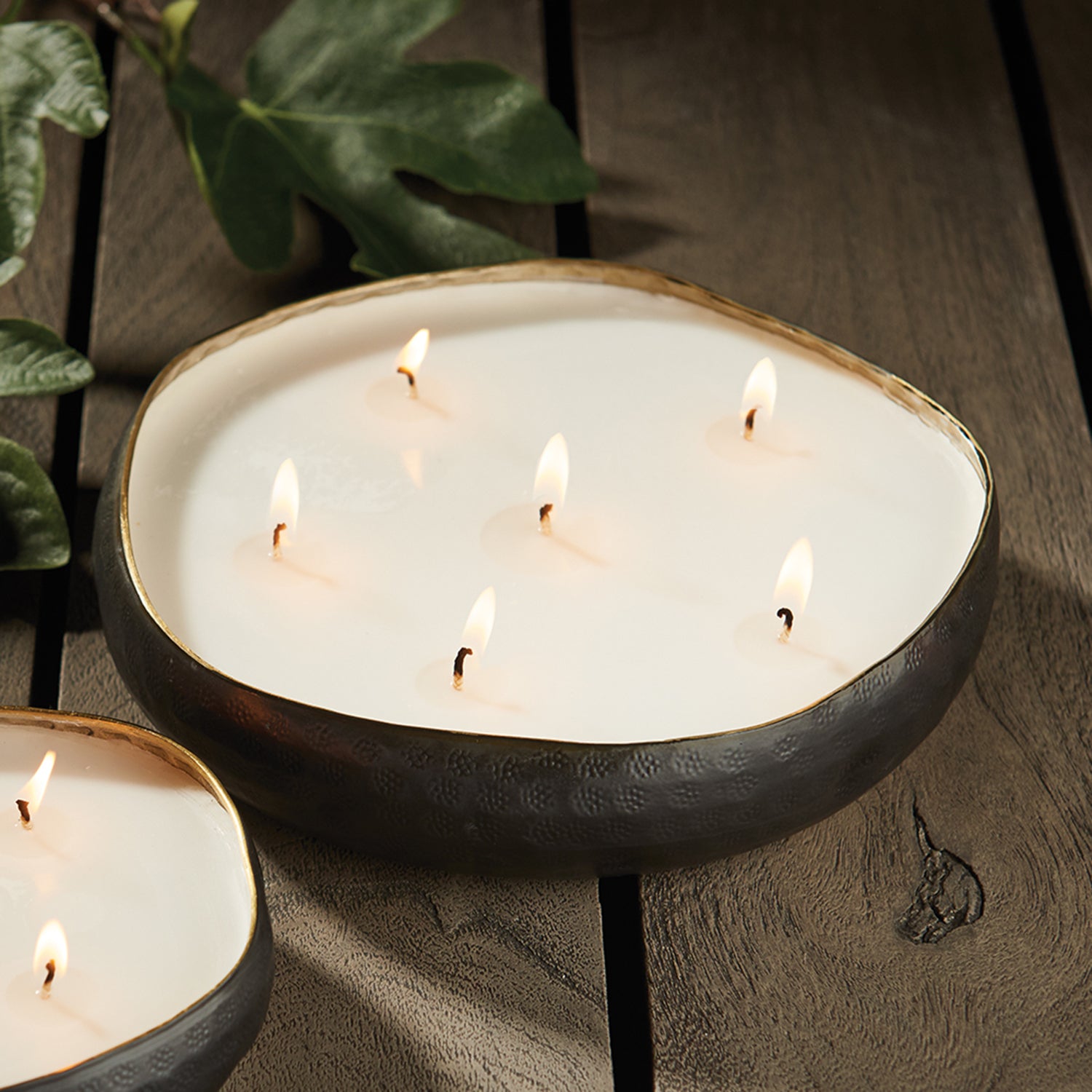 Oudh Noir 6-Wick Candle Tray
