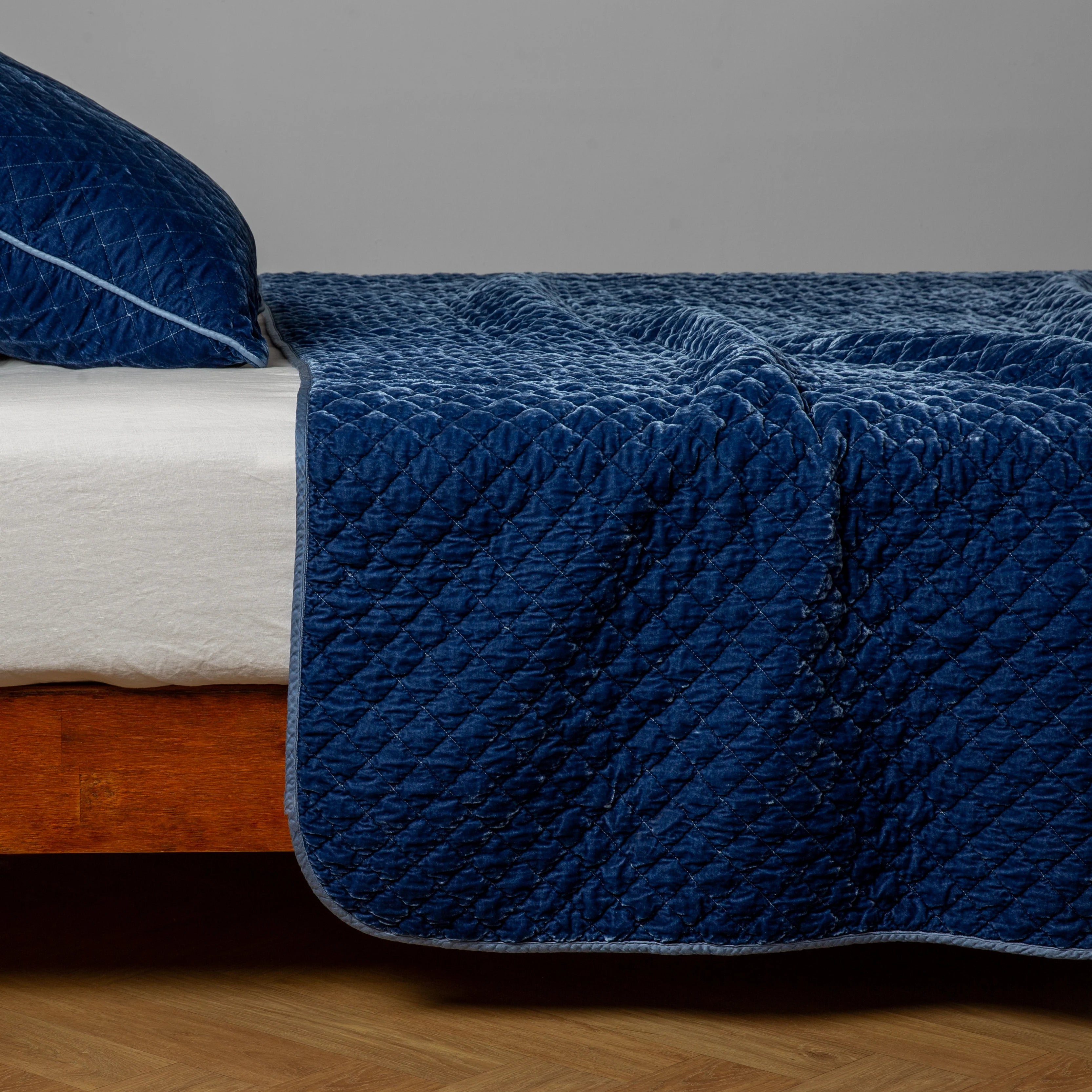 Bella Notte Silk Velvet Quilted Coverlet