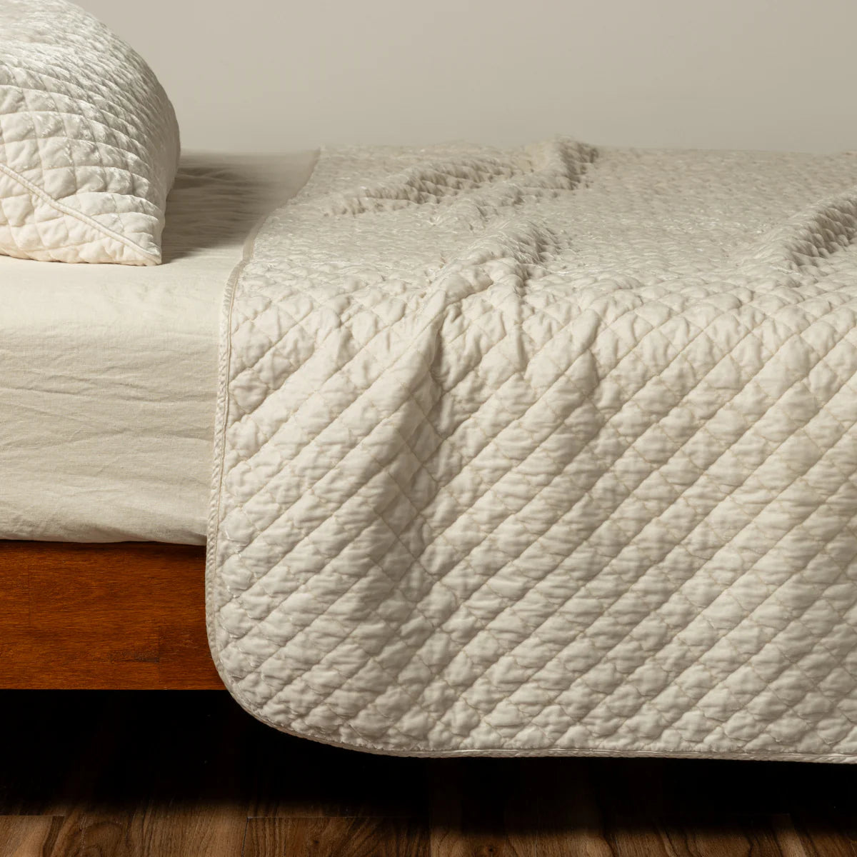 Bella Notte Silk Velvet Quilted Coverlet
