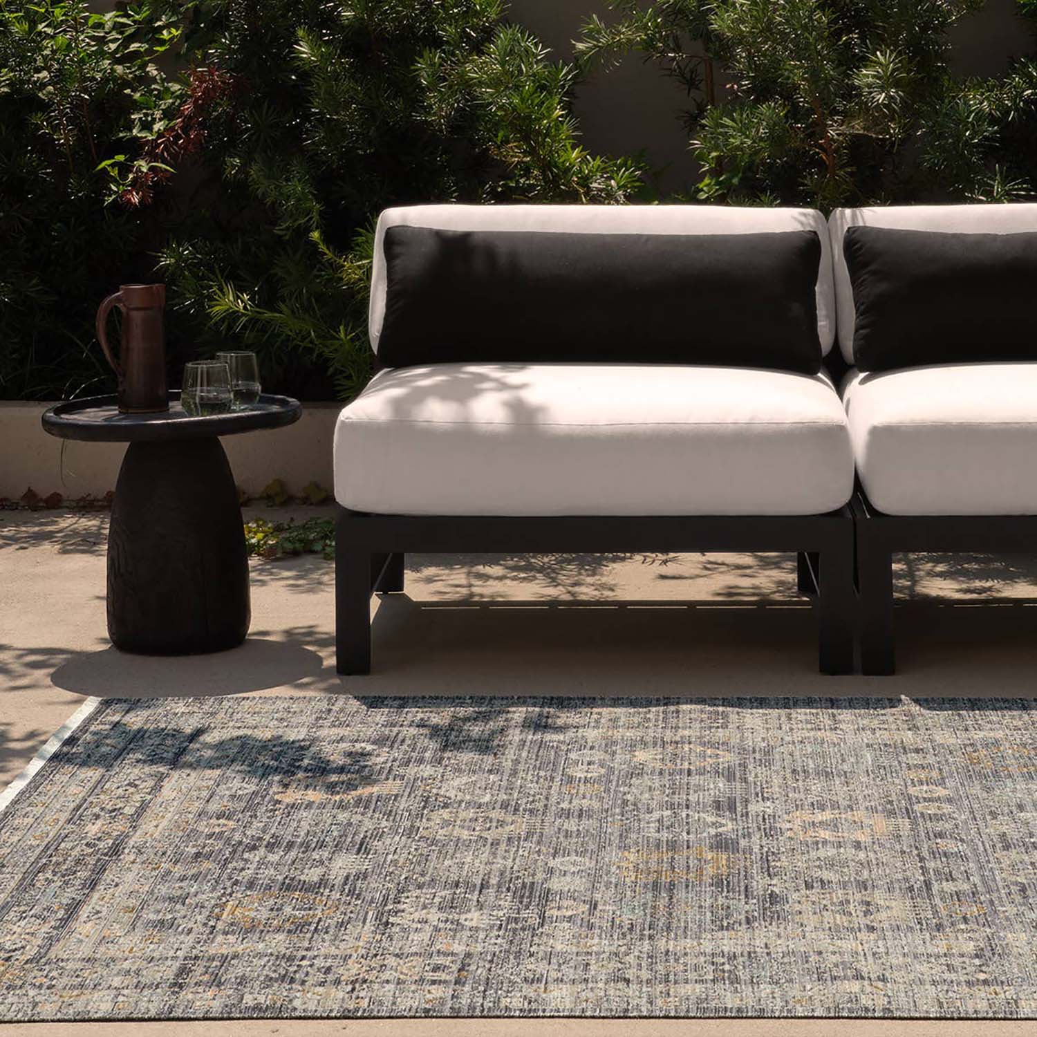 Jaipur Living Tejal Gethin Indoor/Outdoor Rug