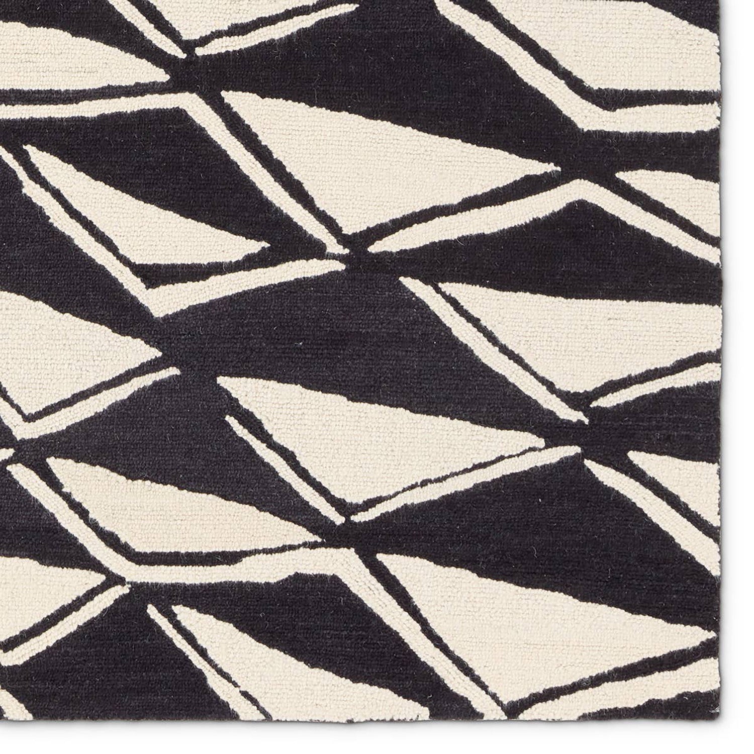 Nikki Chu by Jaipur Living Vera Movran Hand Tufted Rug