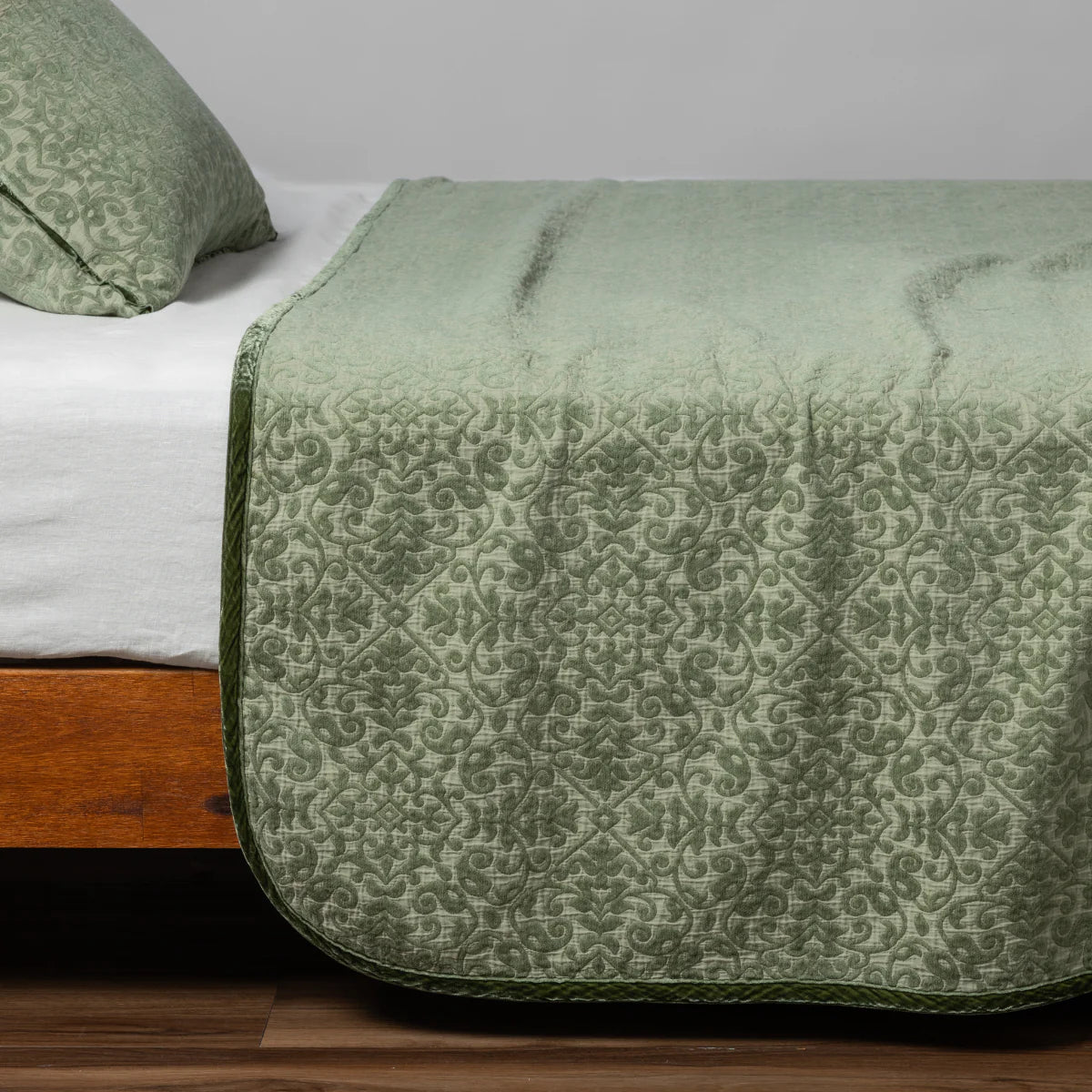 Bella Notte Vienna Coverlet