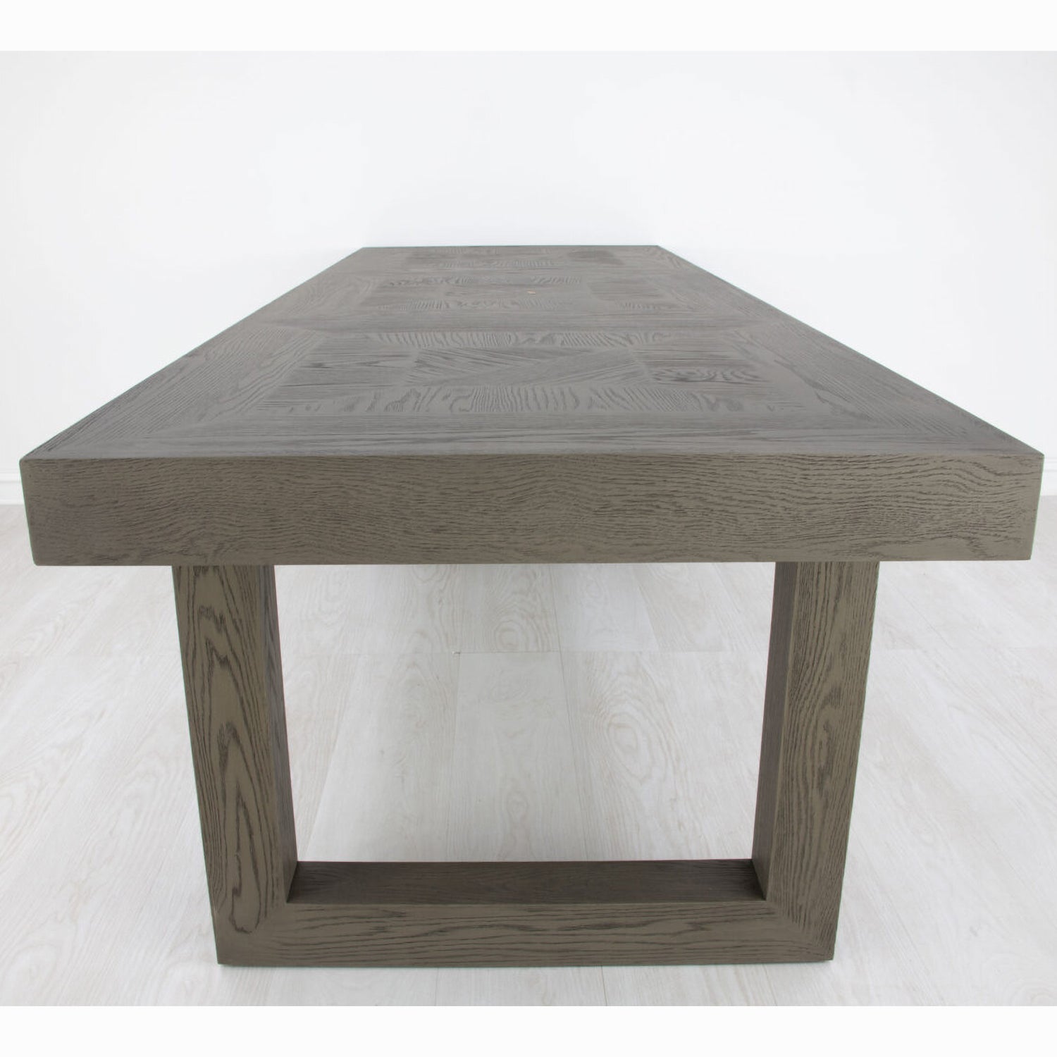 Vista Dining Table