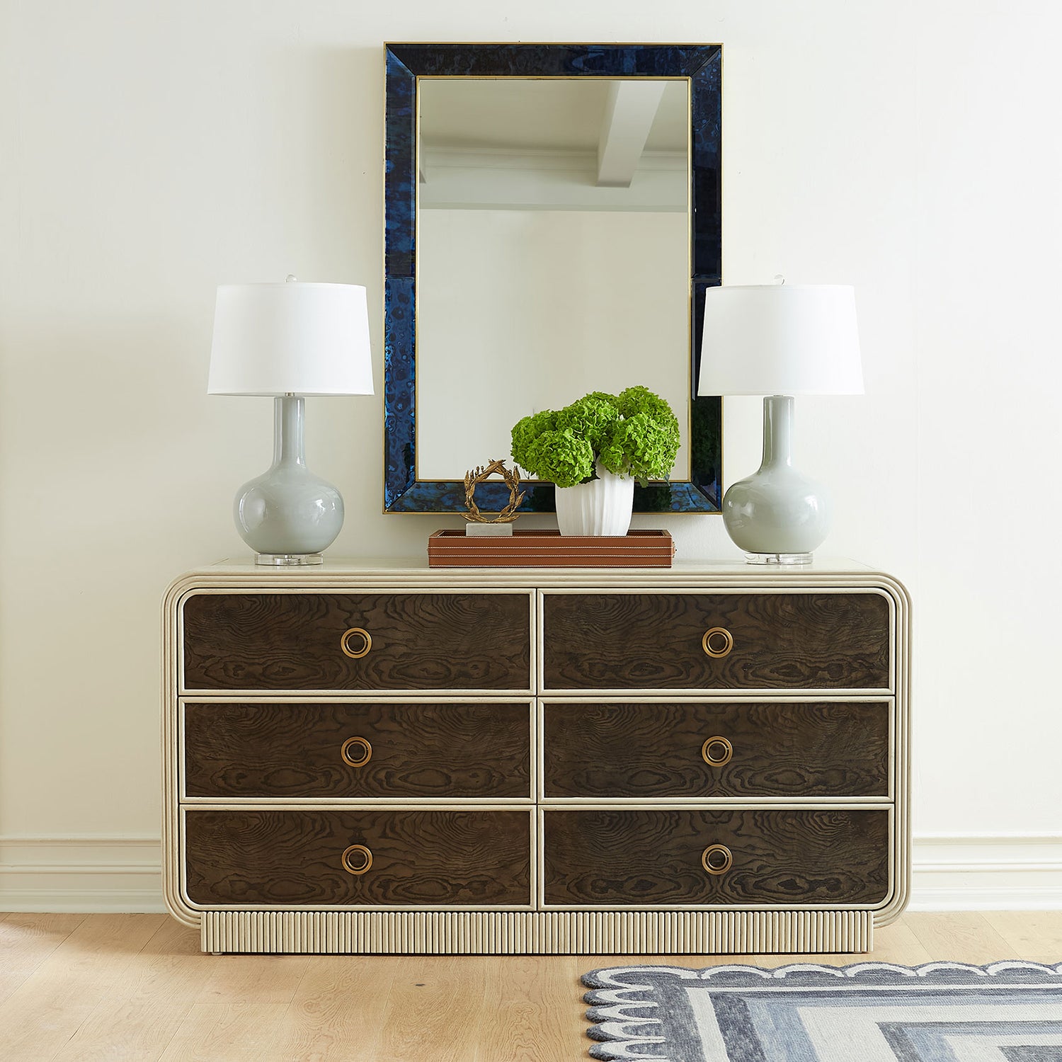 Villa and House Wyatt 6 Drawer