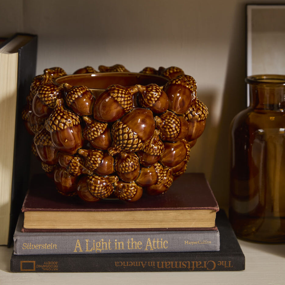 Acorn Pot