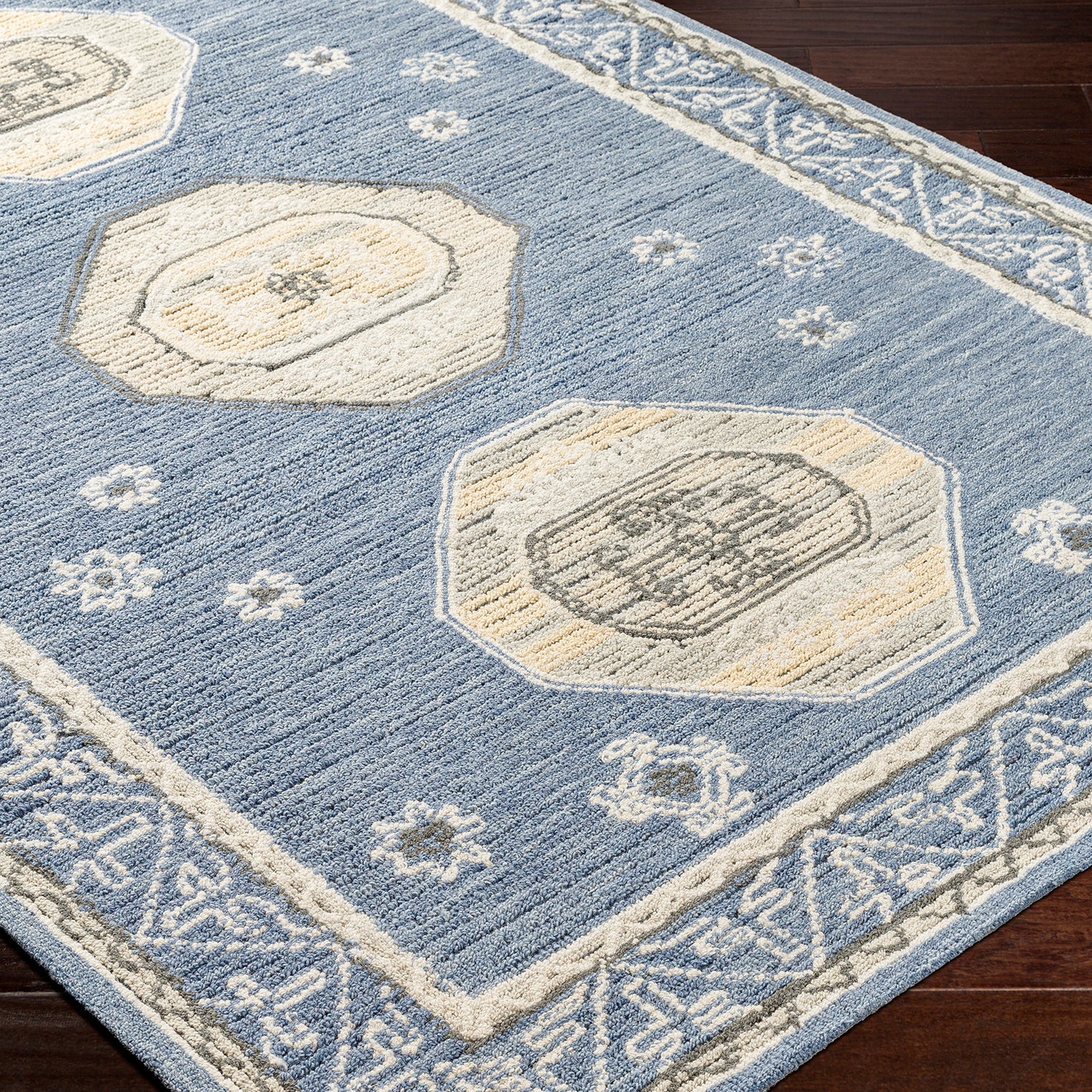 Livabliss Addyson Plate Hand Tufted Rug
