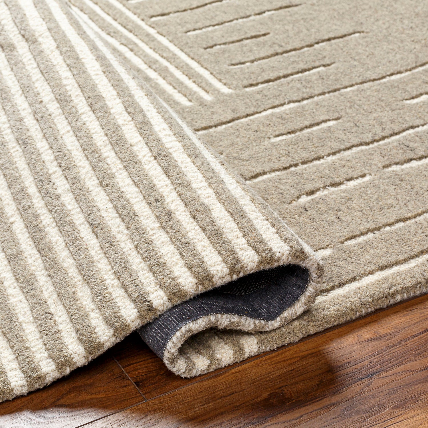 Livabliss Brook Lines Hand Tufted Rug
