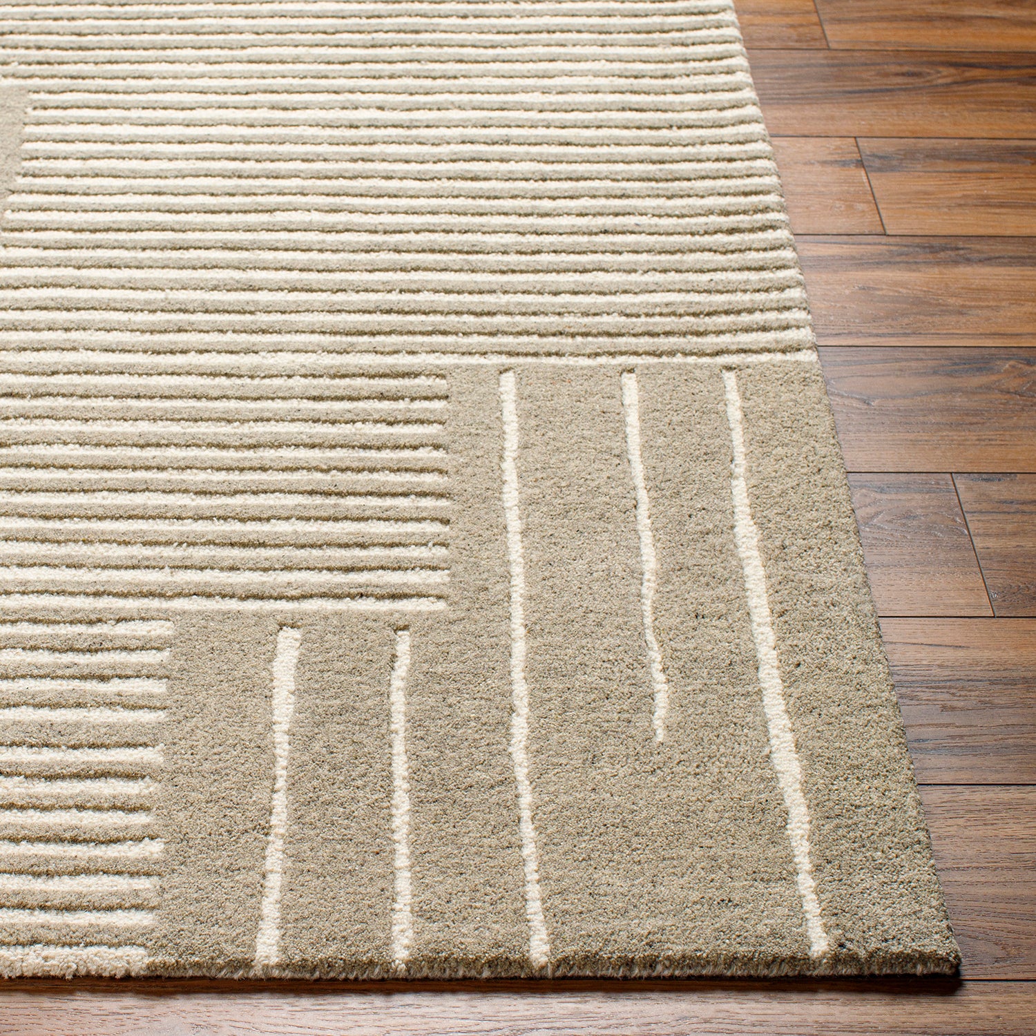 Livabliss Brook Lines Hand Tufted Rug
