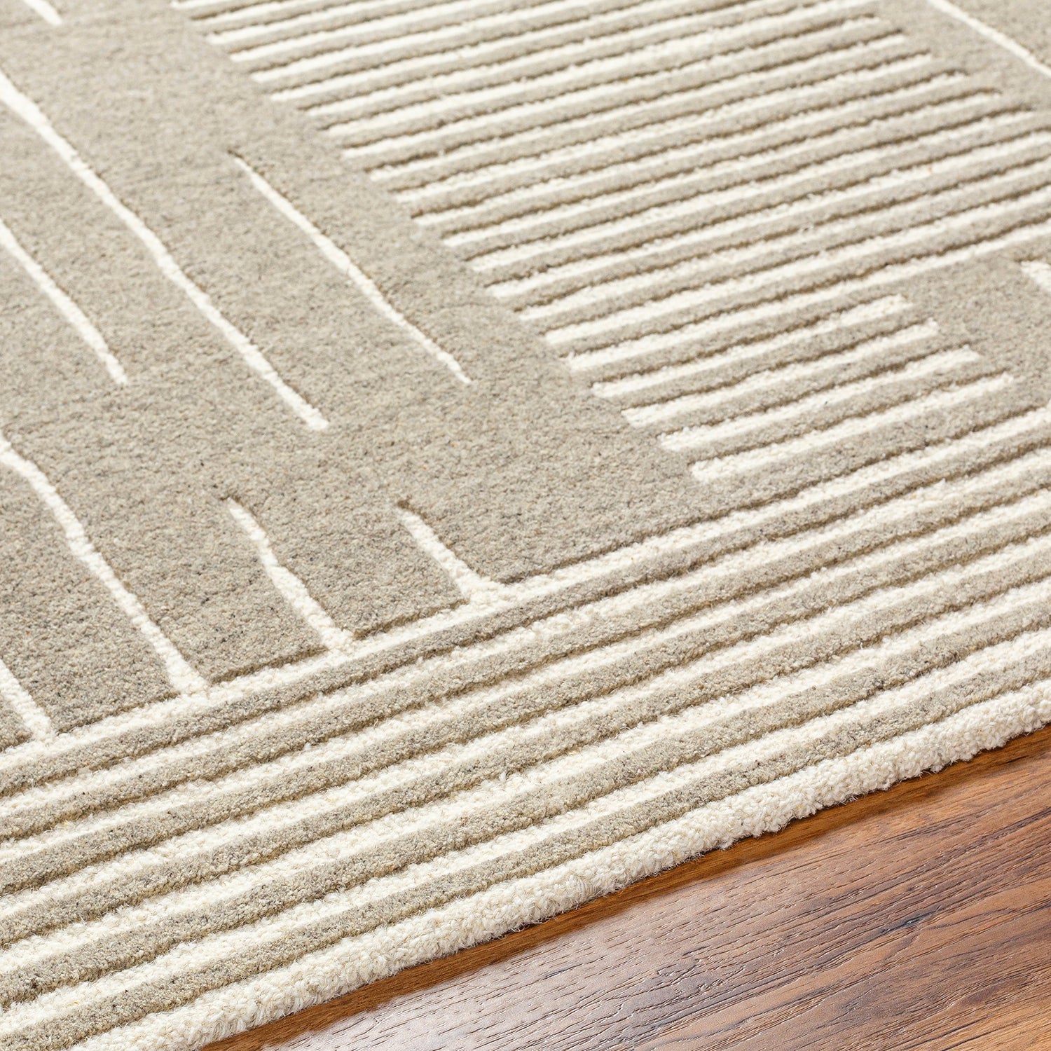 Livabliss Brook Lines Hand Tufted Rug