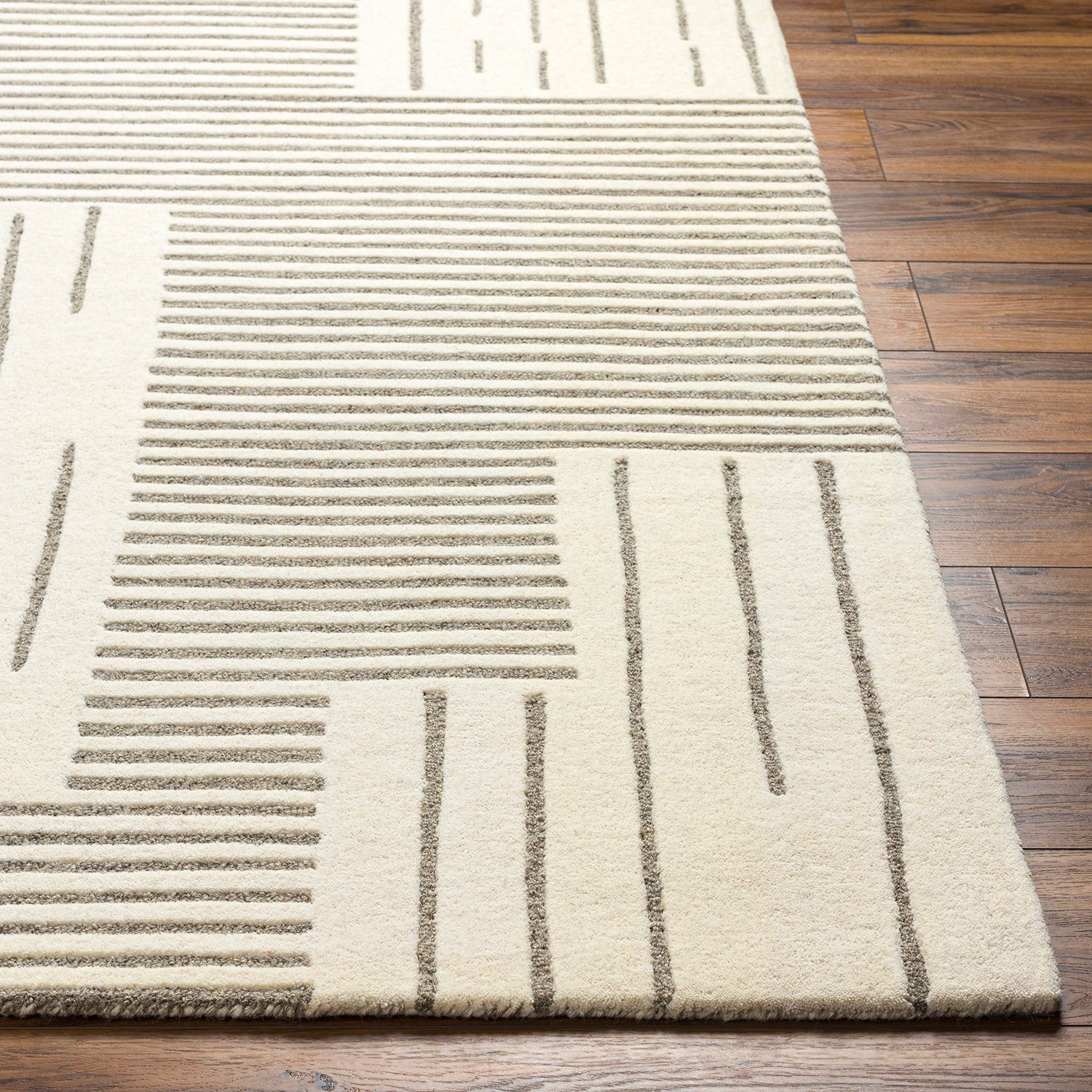 Livabliss Brook Lines Hand Tufted Rug