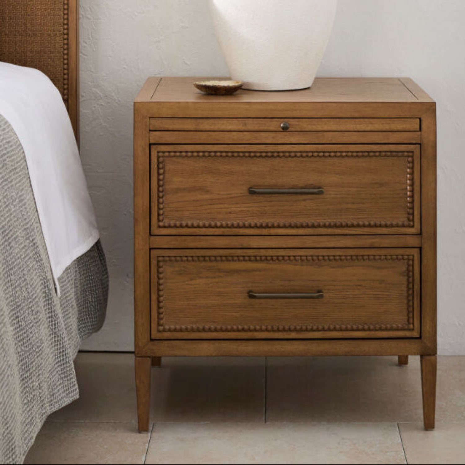 Hermosa Oak Veneer Nightstand