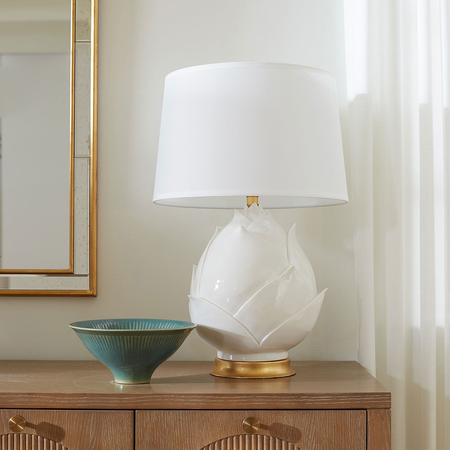 Villa and House Budding Table Lamp with Shade