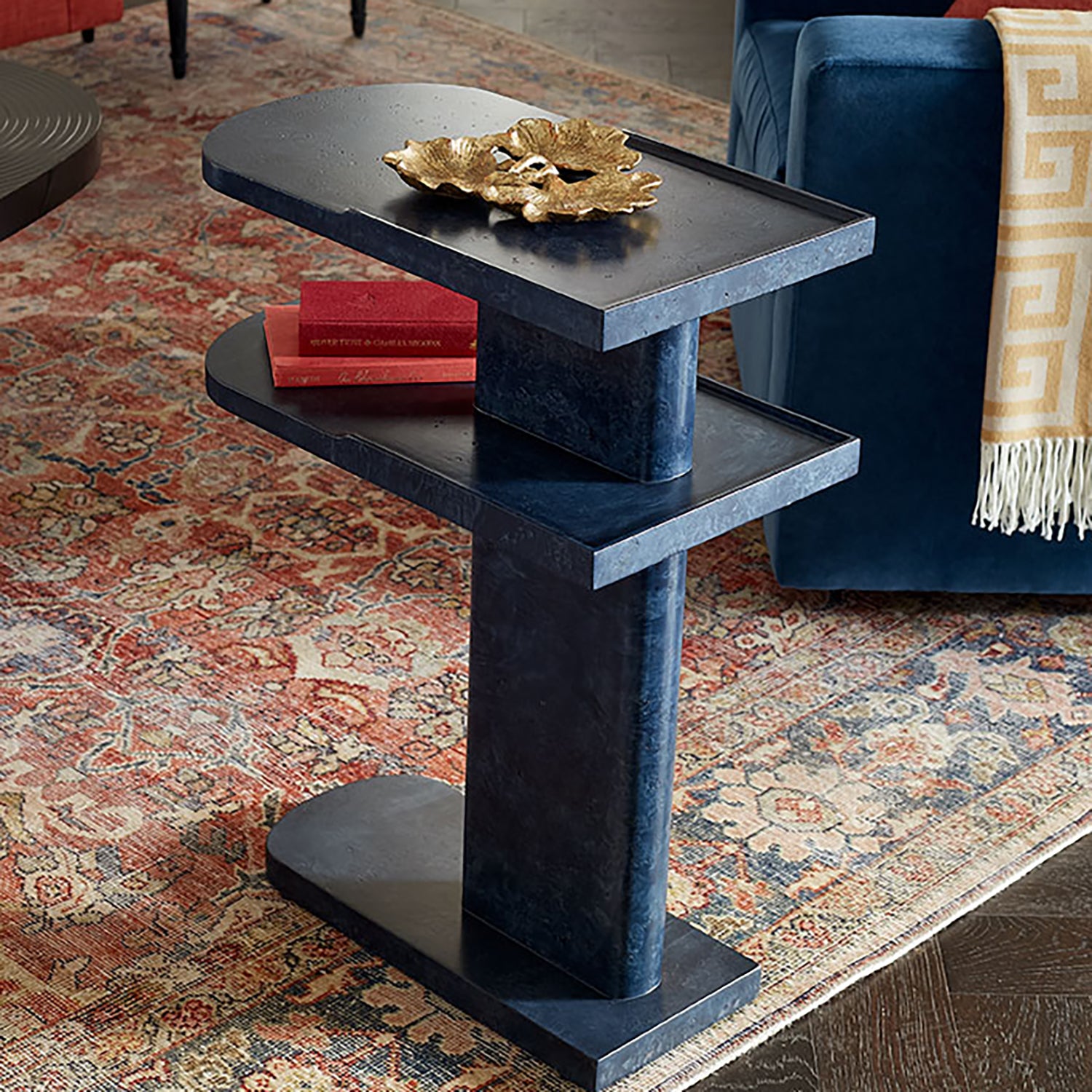 Villa and House Casey Side Table